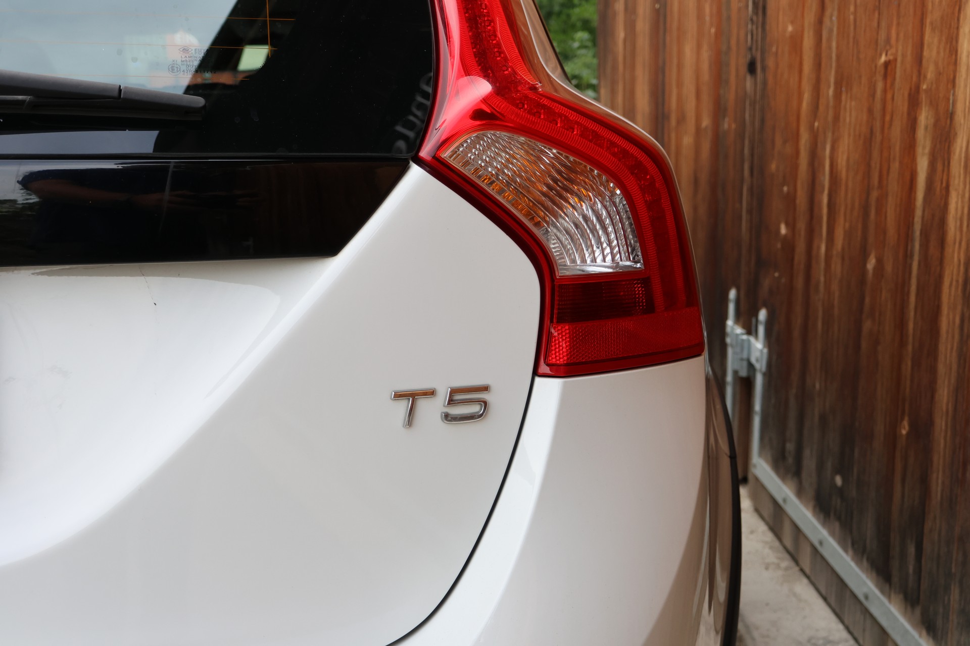 VOLVO V60 Cross Country T5 AWD Summum Geartronic-image-15