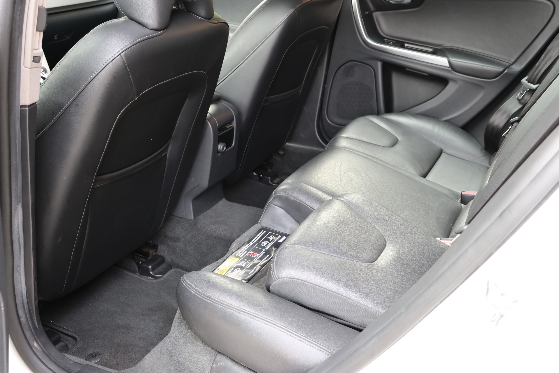 VOLVO V60 Cross Country T5 AWD Summum Geartronic-image-12