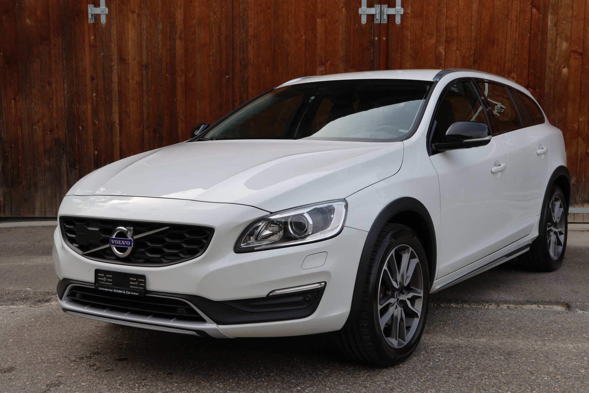 VOLVO V60 Cross Country T5 AWD Summum Geartronic-image-0