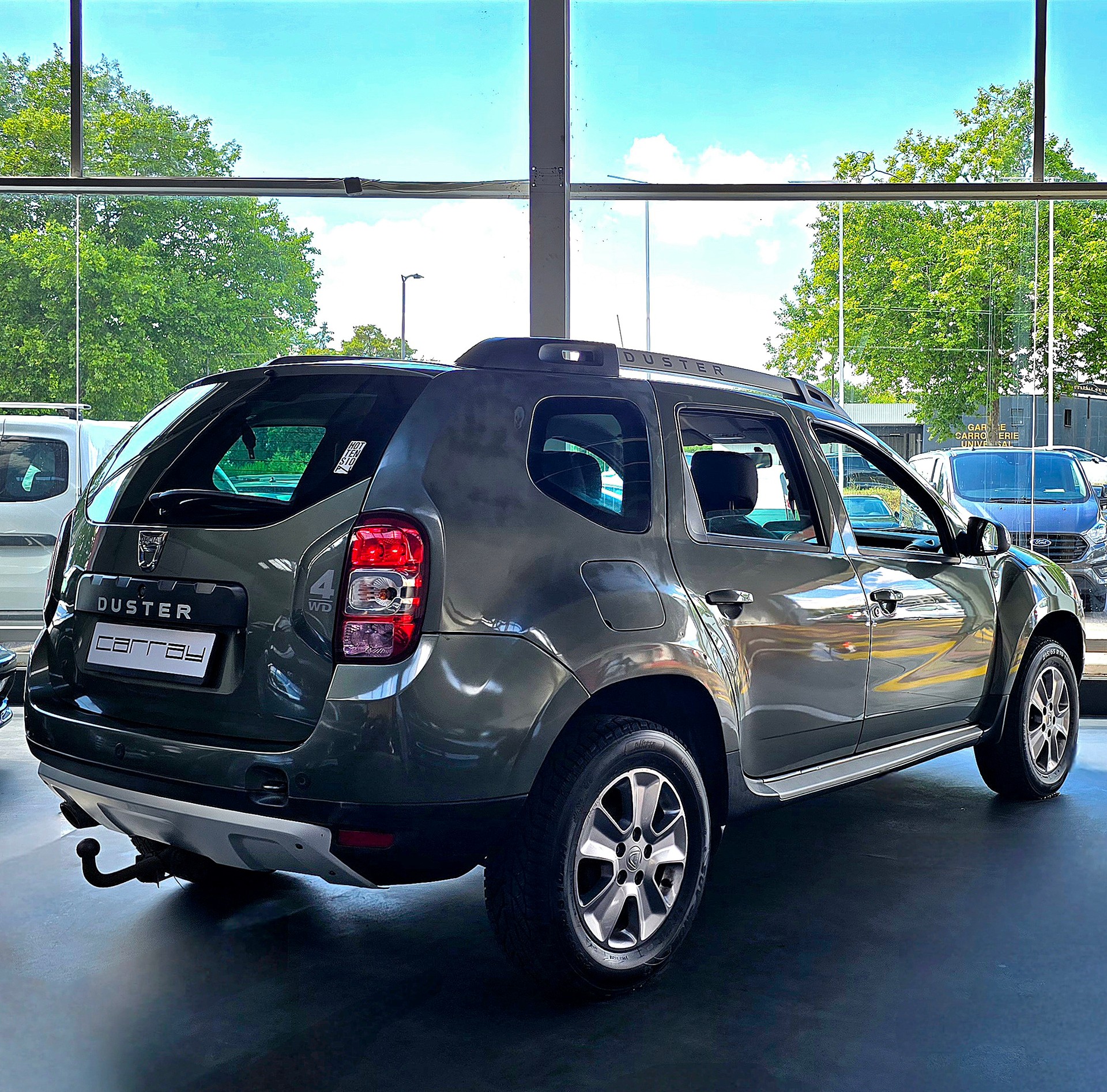 DACIA Duster 1.5 dCi Lauréate 4x4-image-9