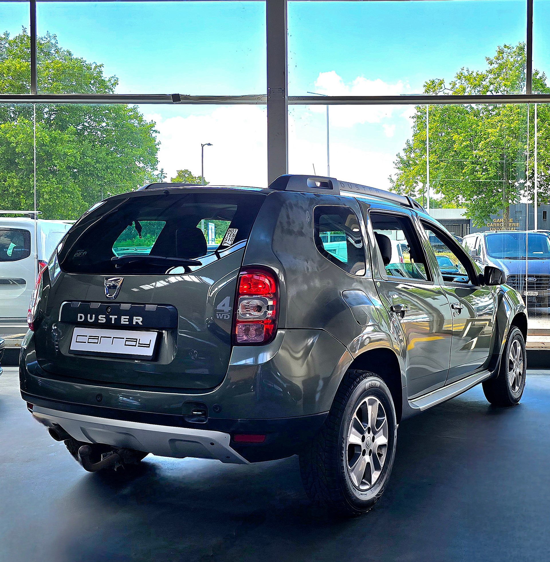 DACIA Duster 1.5 dCi Lauréate 4x4-image-8