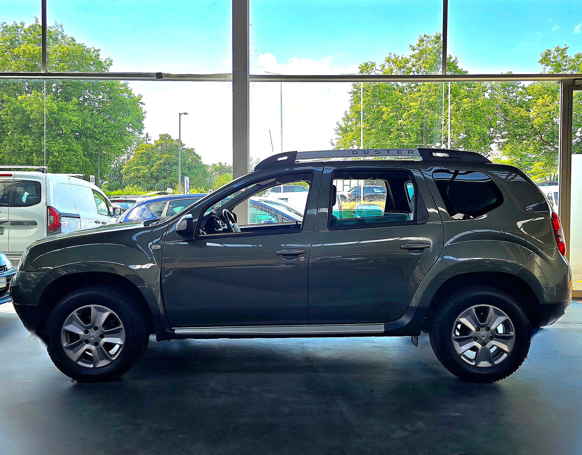 DACIA Duster 1.5 dCi Lauréate 4x4-image-3