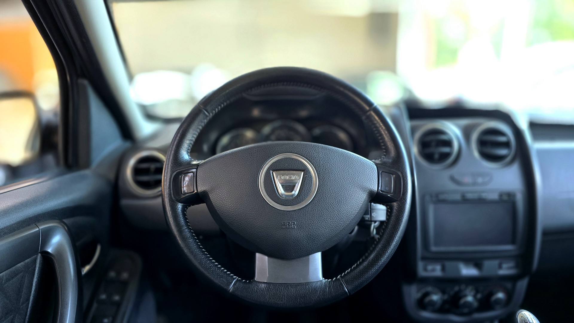 DACIA Duster 1.5 dCi Lauréate 4x4-image-22