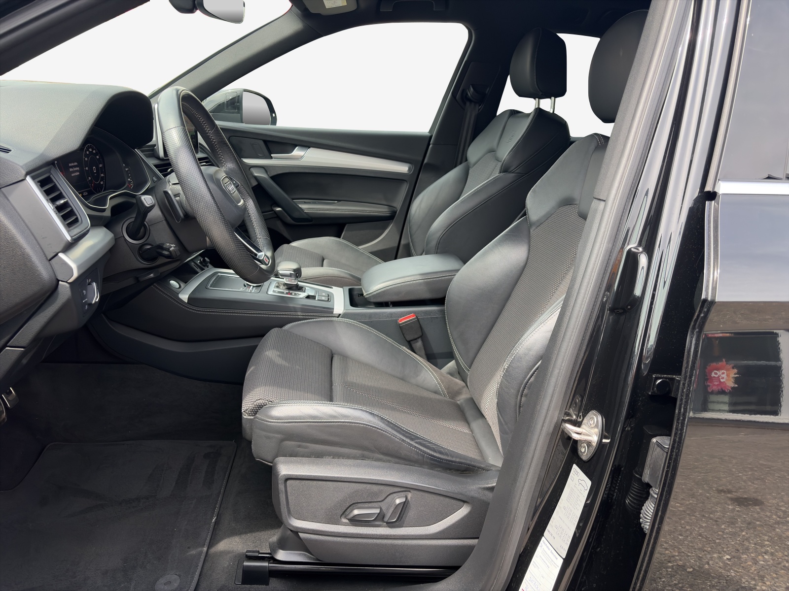 AUDI Q5 2.0 TDI sport quattro S-tronic-image-7