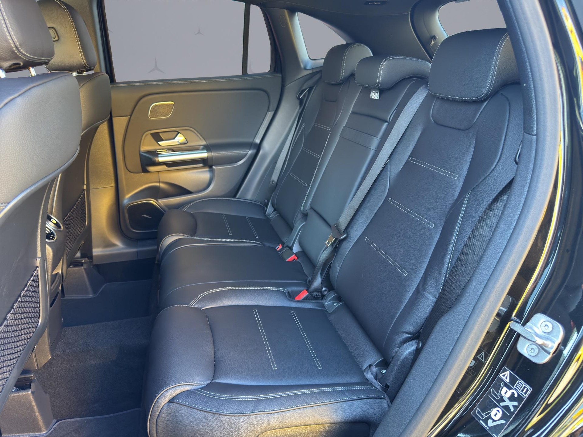 MERCEDES-BENZ GLA 35 AMG 4matic-image-12