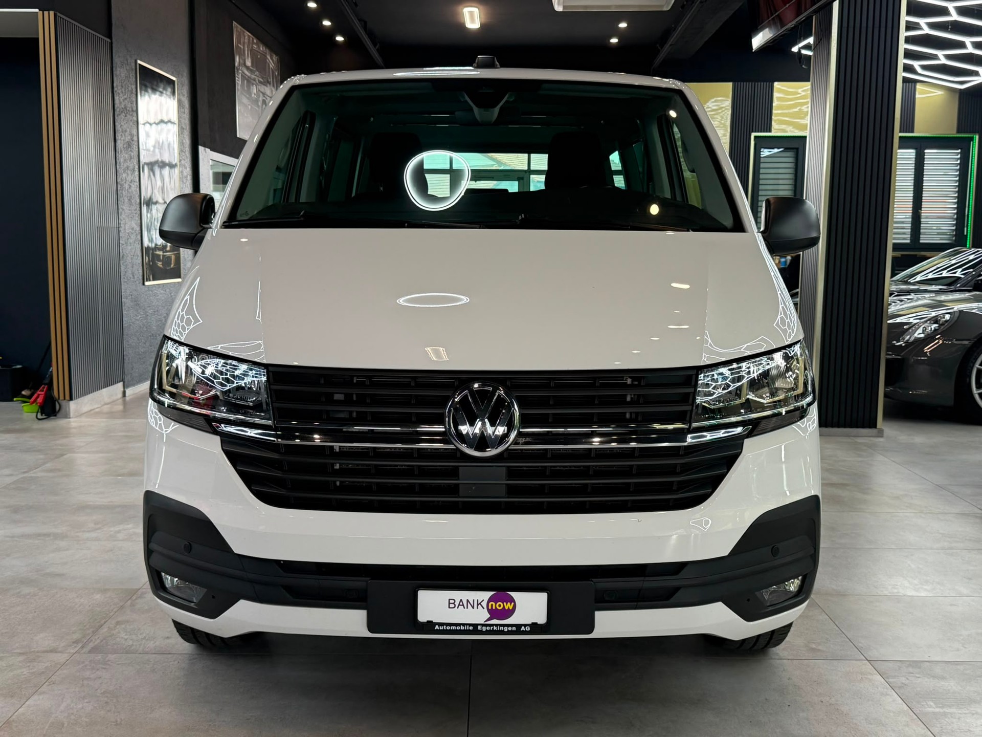 VW T6.1 Multivan 2.0 TDI Trendline Liberty DSG-showroom-element-1