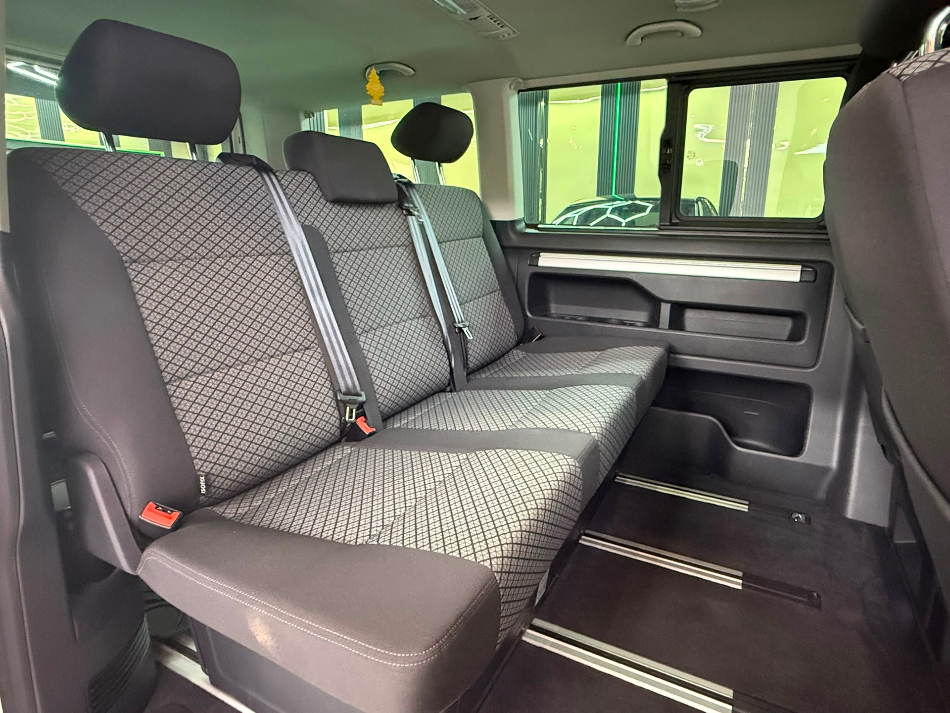 VW T6.1 Multivan 2.0 TDI Trendline Liberty DSG-image-14