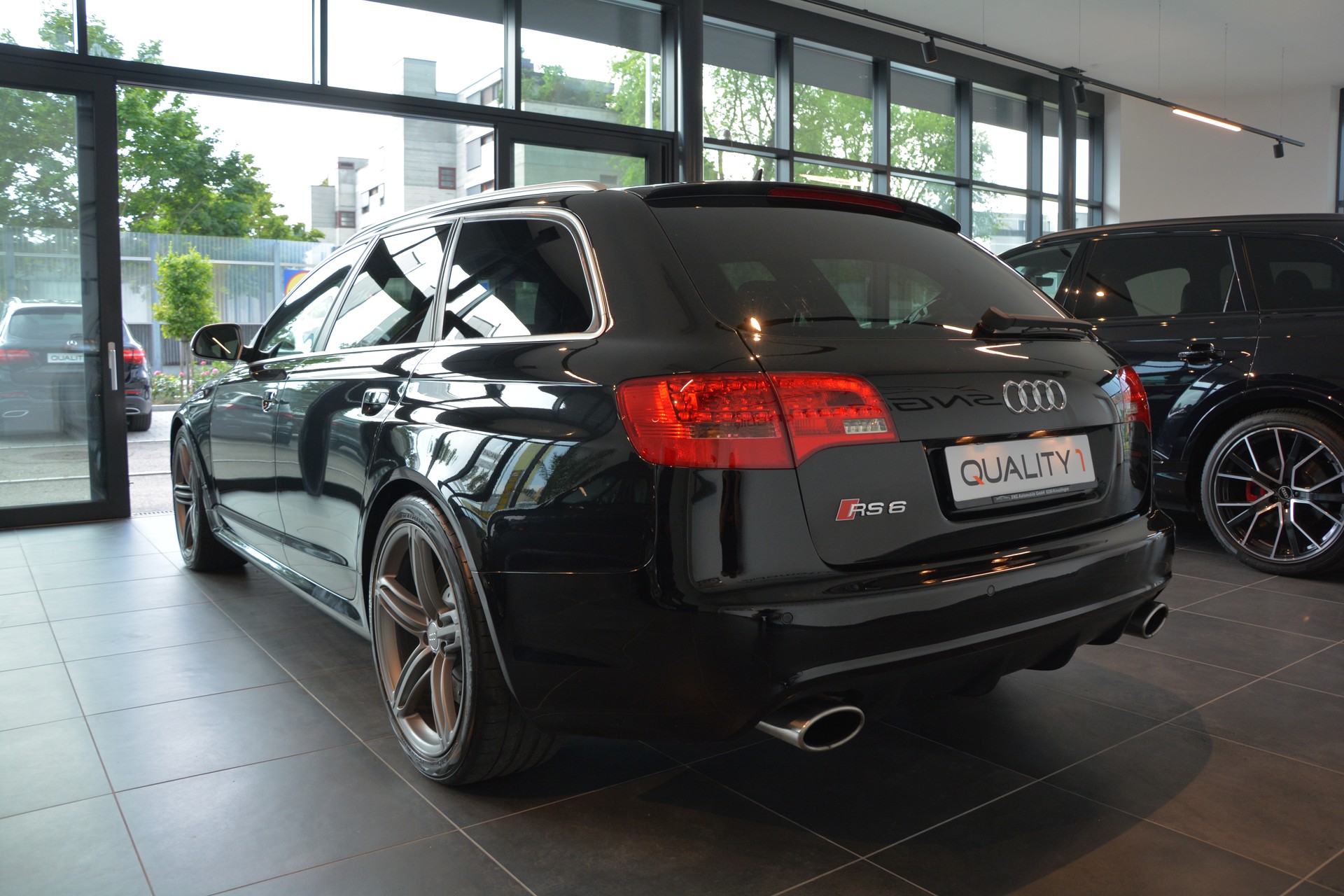 AUDI RS6 Avant 5.0 TFSI V10 quattro tiptronic-image-3
