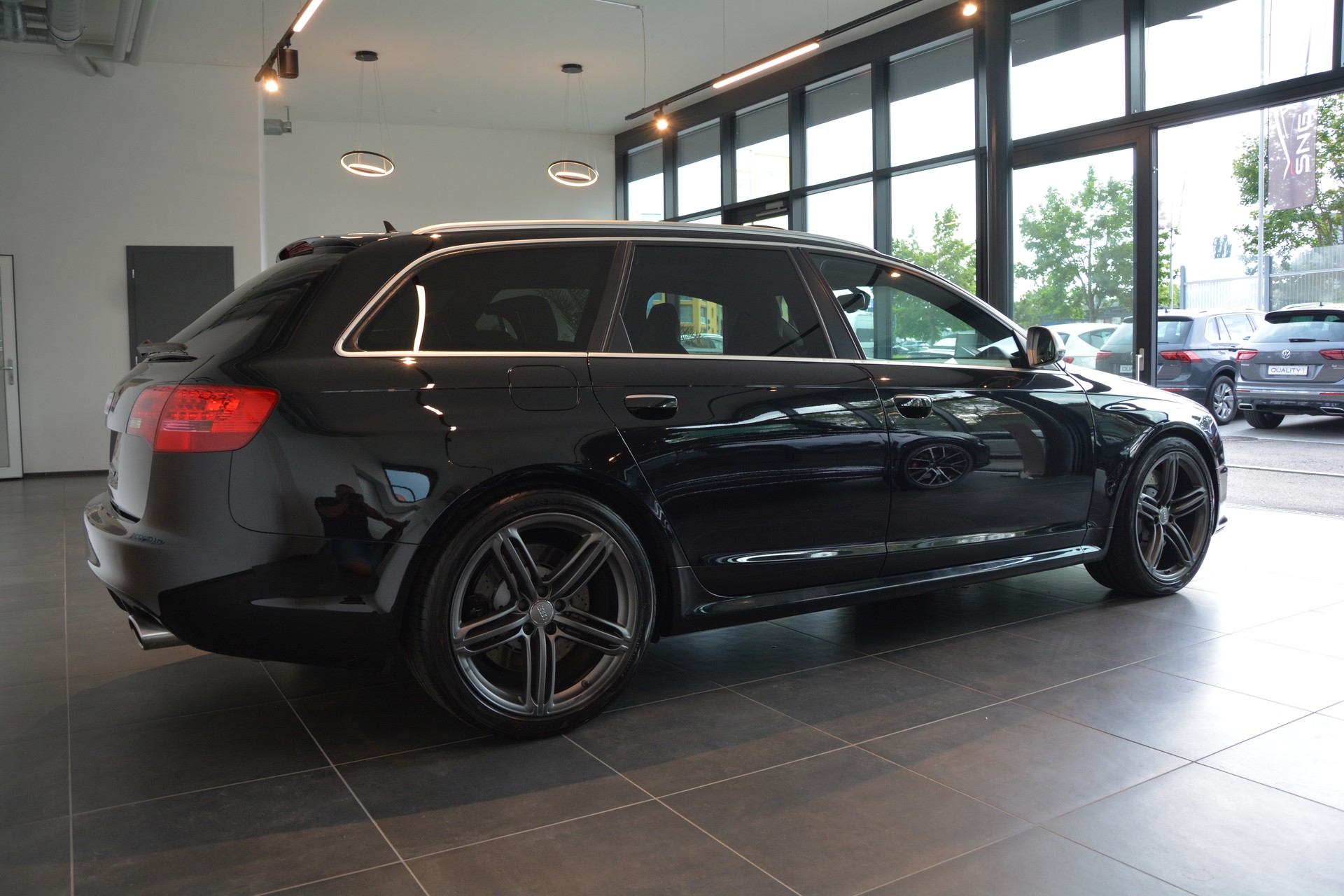 AUDI RS6 Avant 5.0 TFSI V10 quattro tiptronic-image-6