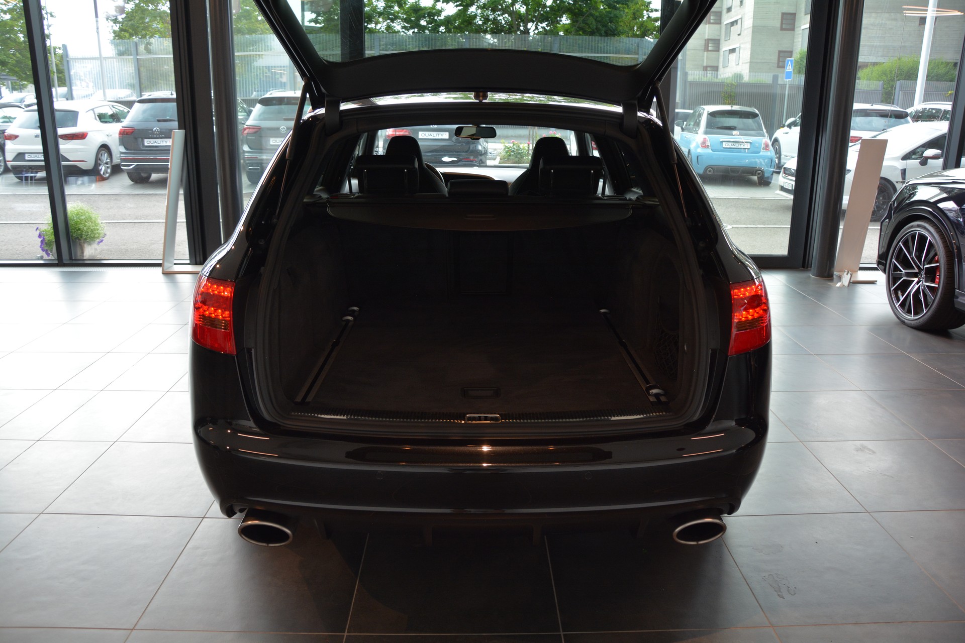 AUDI RS6 Avant 5.0 TFSI V10 quattro tiptronic-image-14