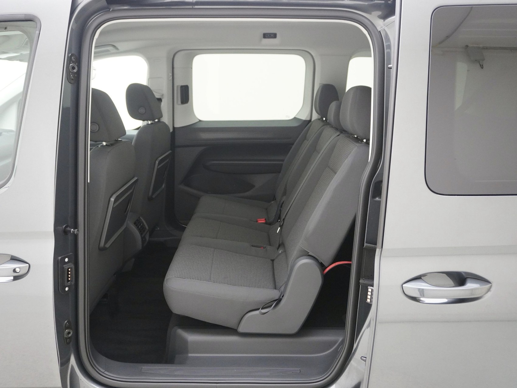 VW Caddy Maxi Outdoor 2.0 TDI 4Motion-image-15