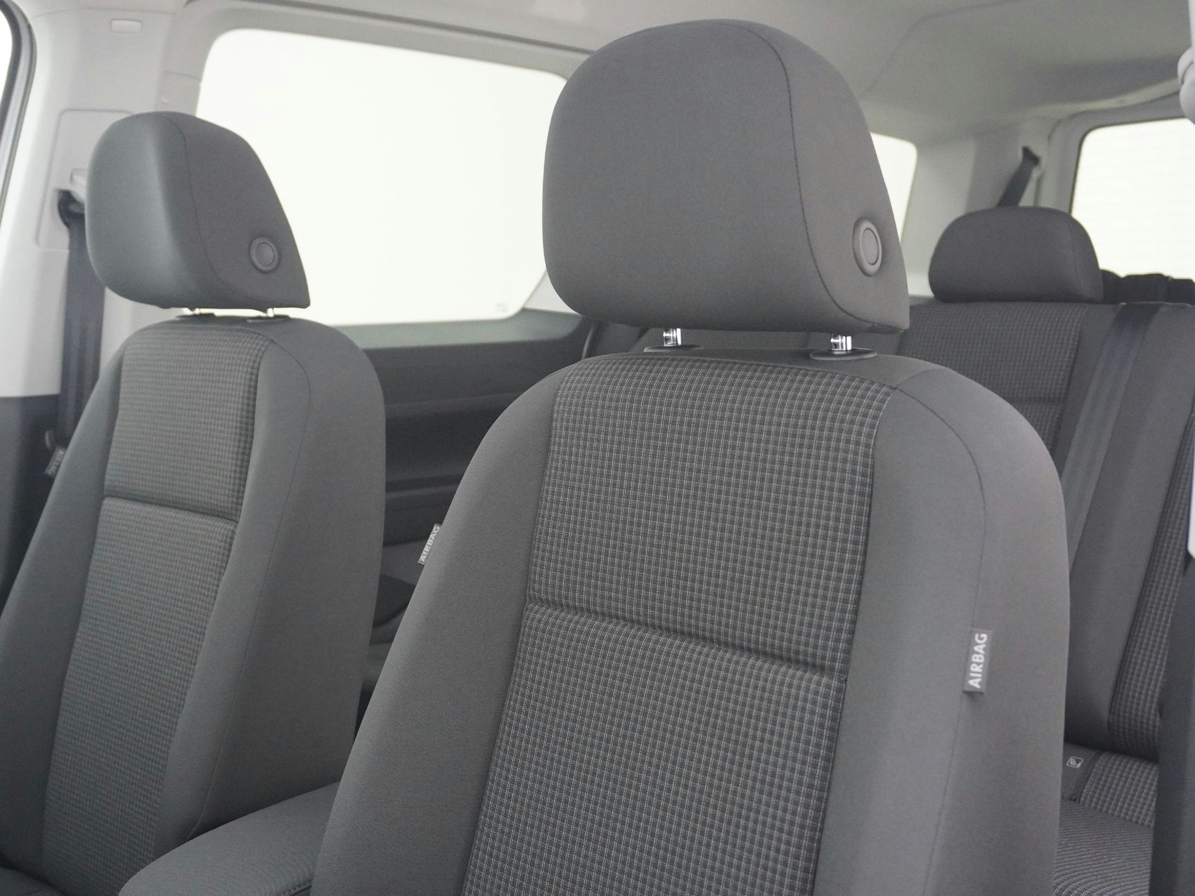 VW Caddy Maxi Outdoor 2.0 TDI 4Motion-image-13
