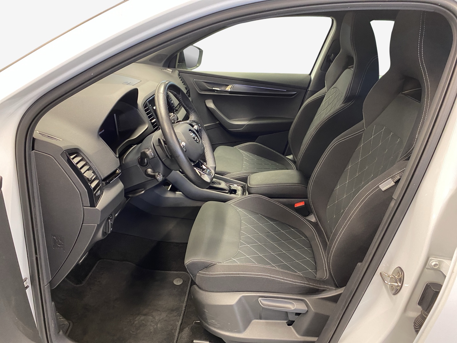 SKODA Karoq 2.0 TSI SportLine 4x4 DSG-image-7