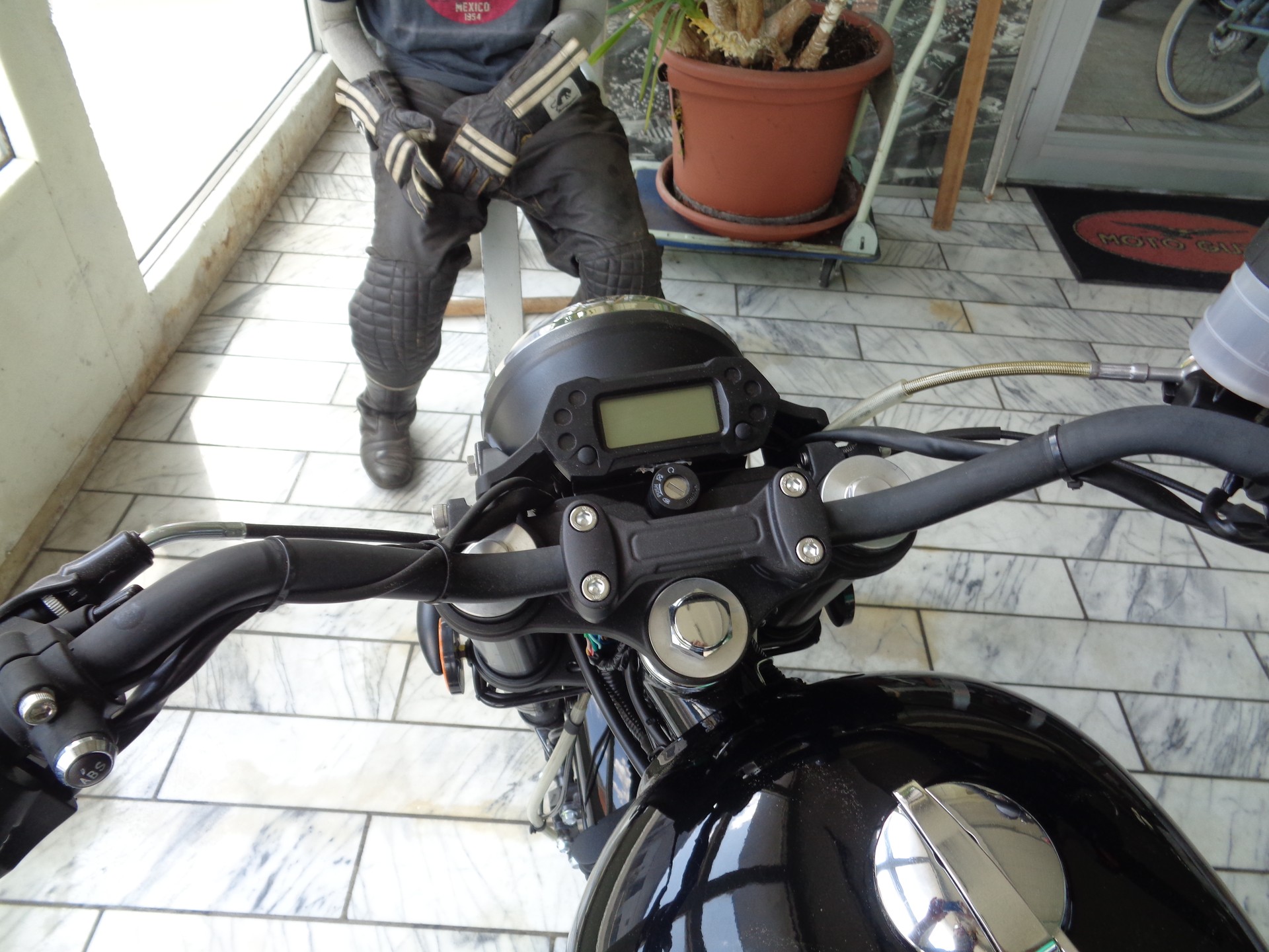 MASH 650 Dirt Track-image-4
