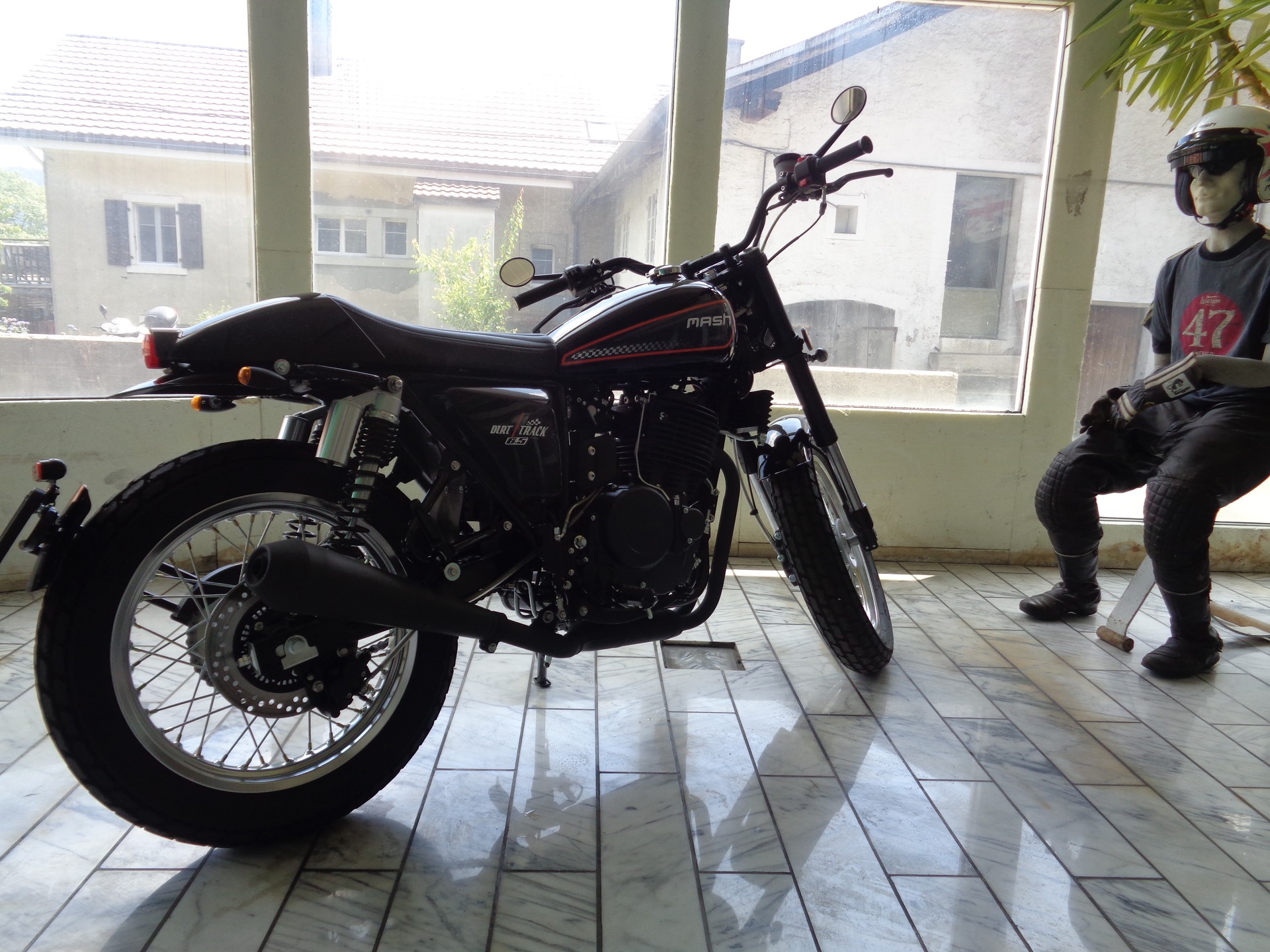MASH 650 Dirt Track-image-1