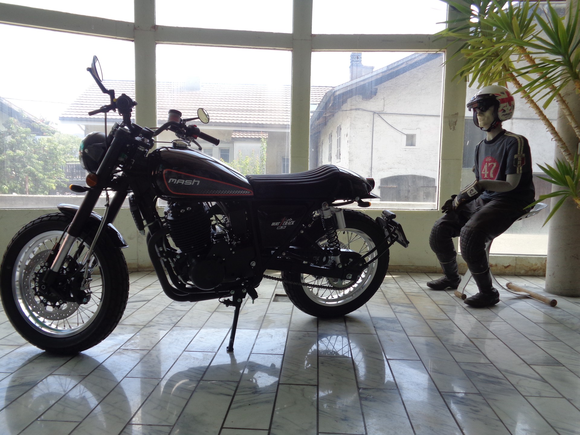 MASH 650 Dirt Track-image-5