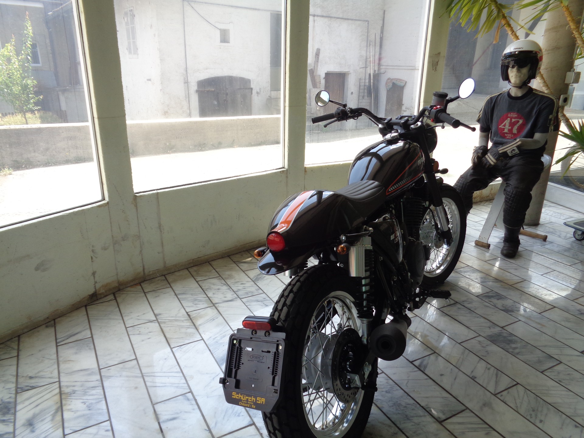 MASH 650 Dirt Track-image-3