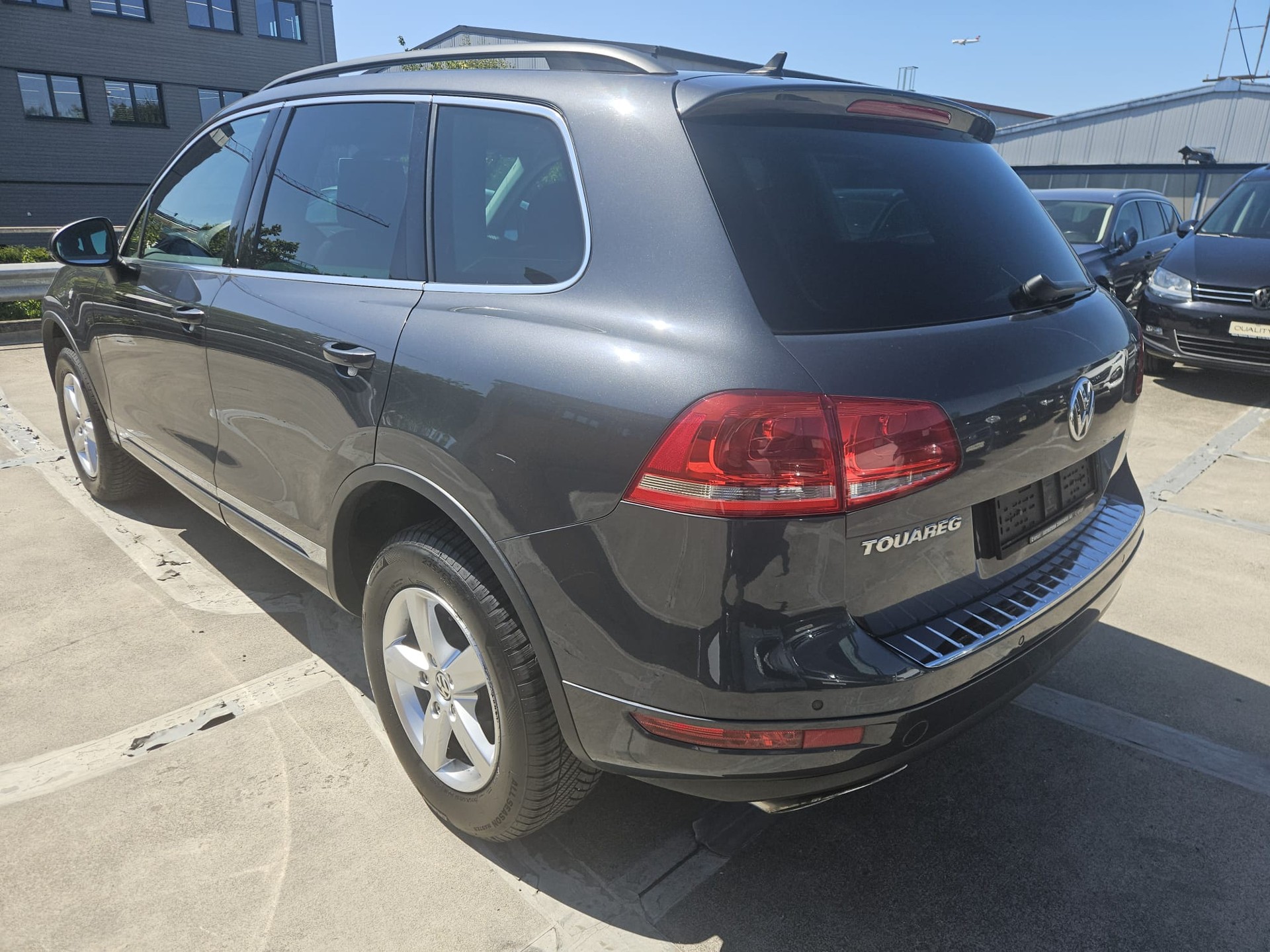 VW Touareg 3.0 TDI BlueMotion Technology Tiptronic-image-2