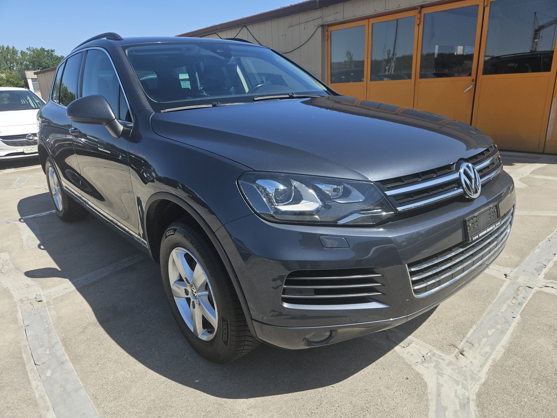 VW Touareg 3.0 TDI BlueMotion Technology Tiptronic-image-5