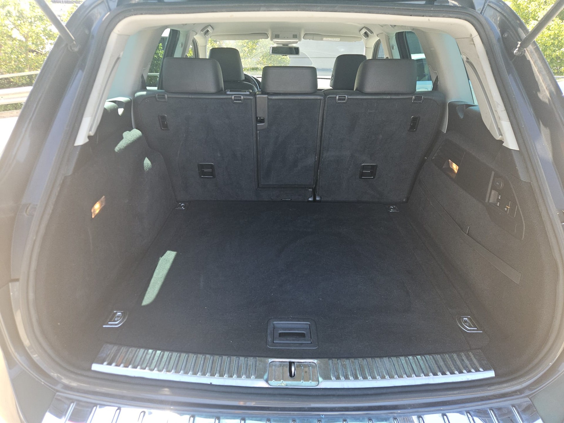 VW Touareg 3.0 TDI BlueMotion Technology Tiptronic-image-9