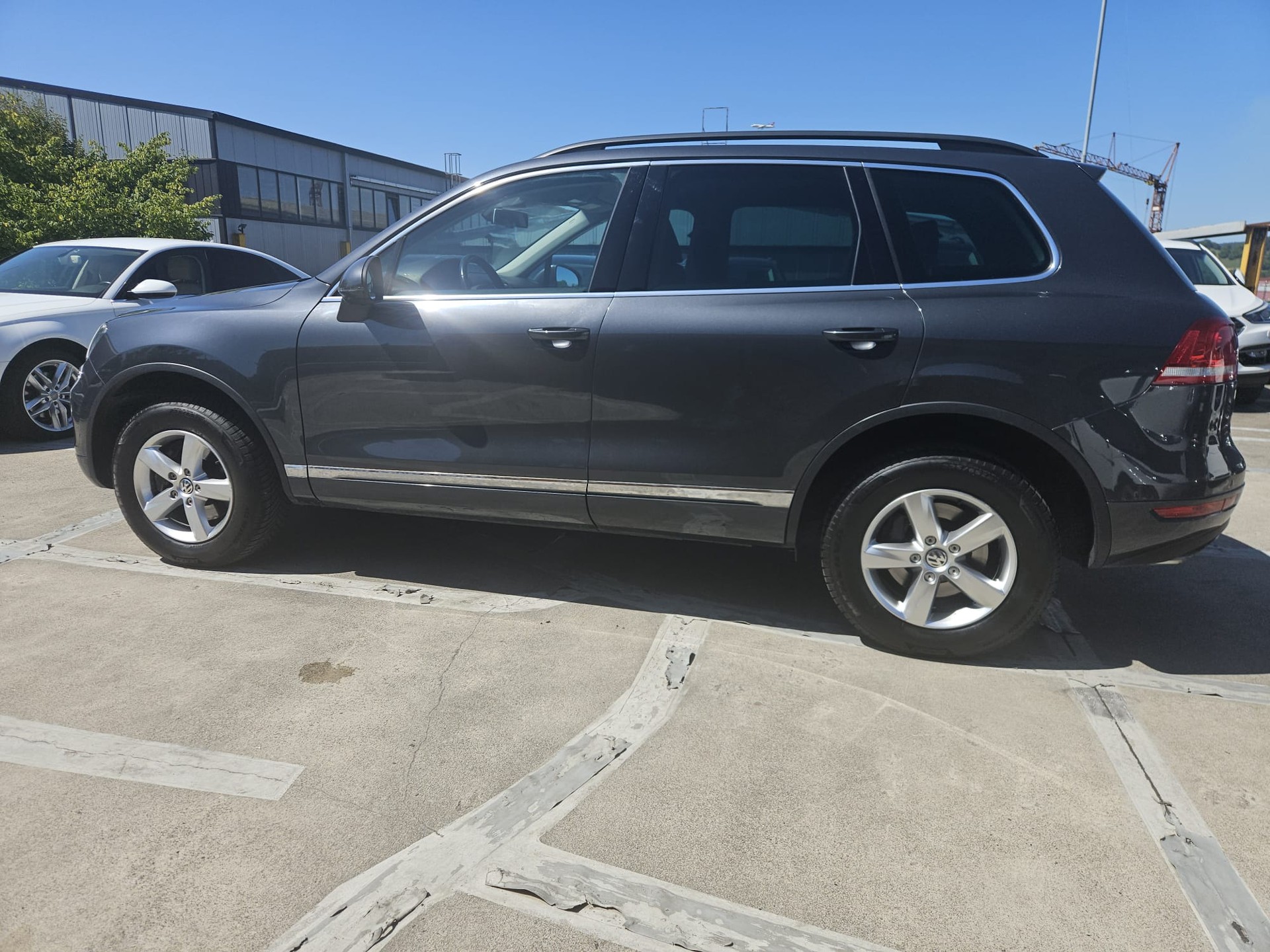 VW Touareg 3.0 TDI BlueMotion Technology Tiptronic-image-1
