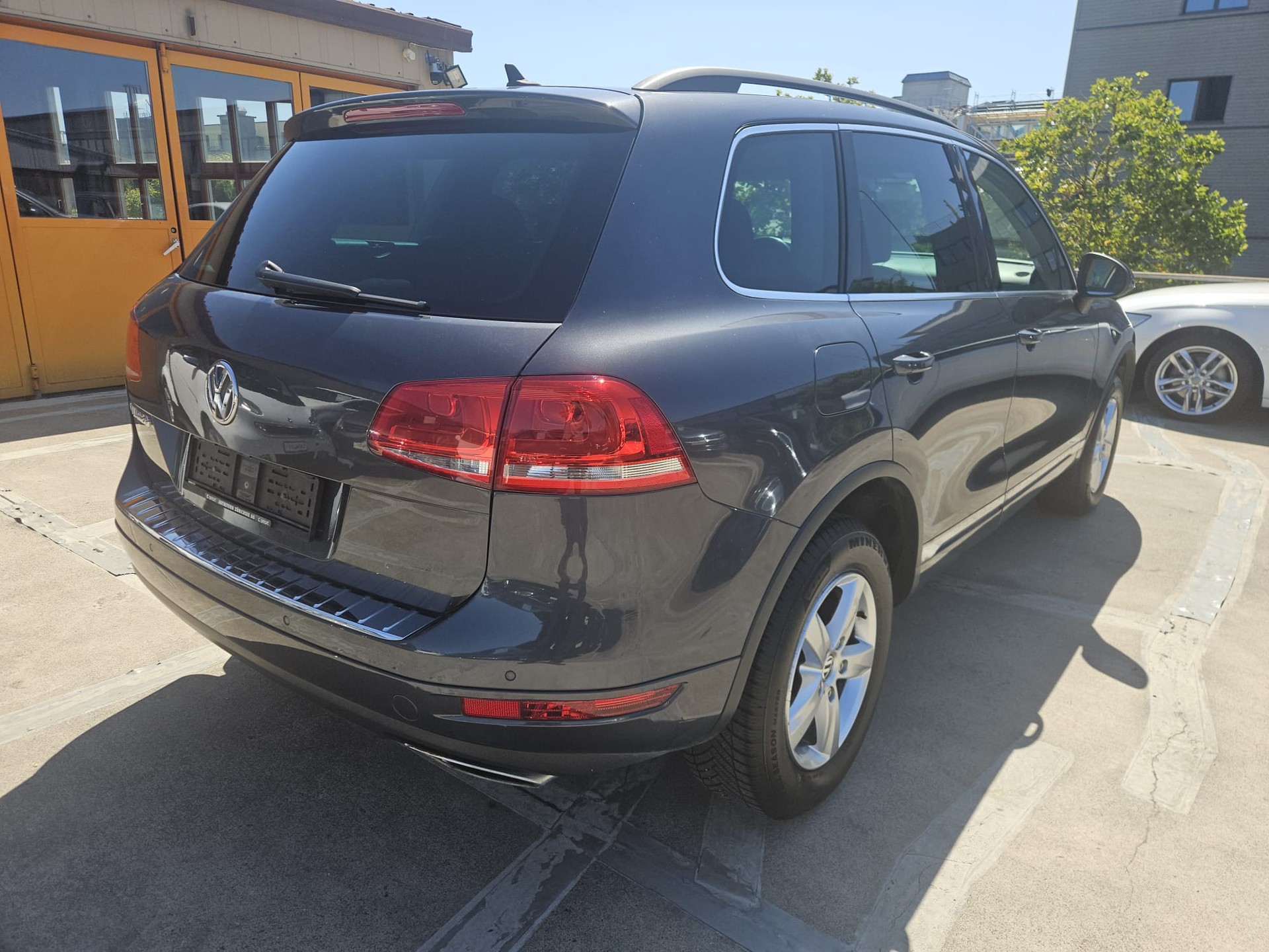 VW Touareg 3.0 TDI BlueMotion Technology Tiptronic-image-3