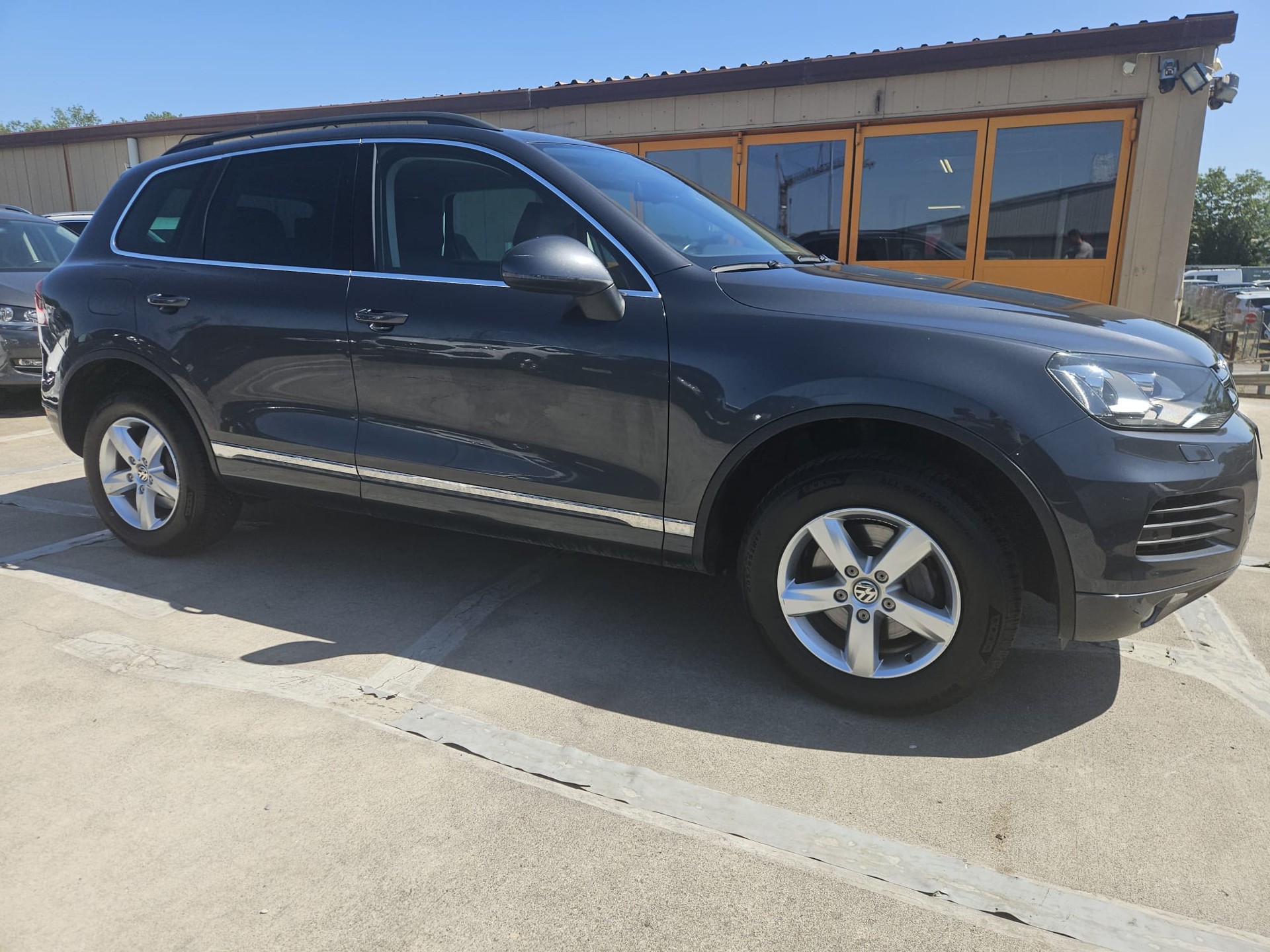VW Touareg 3.0 TDI BlueMotion Technology Tiptronic-image-4