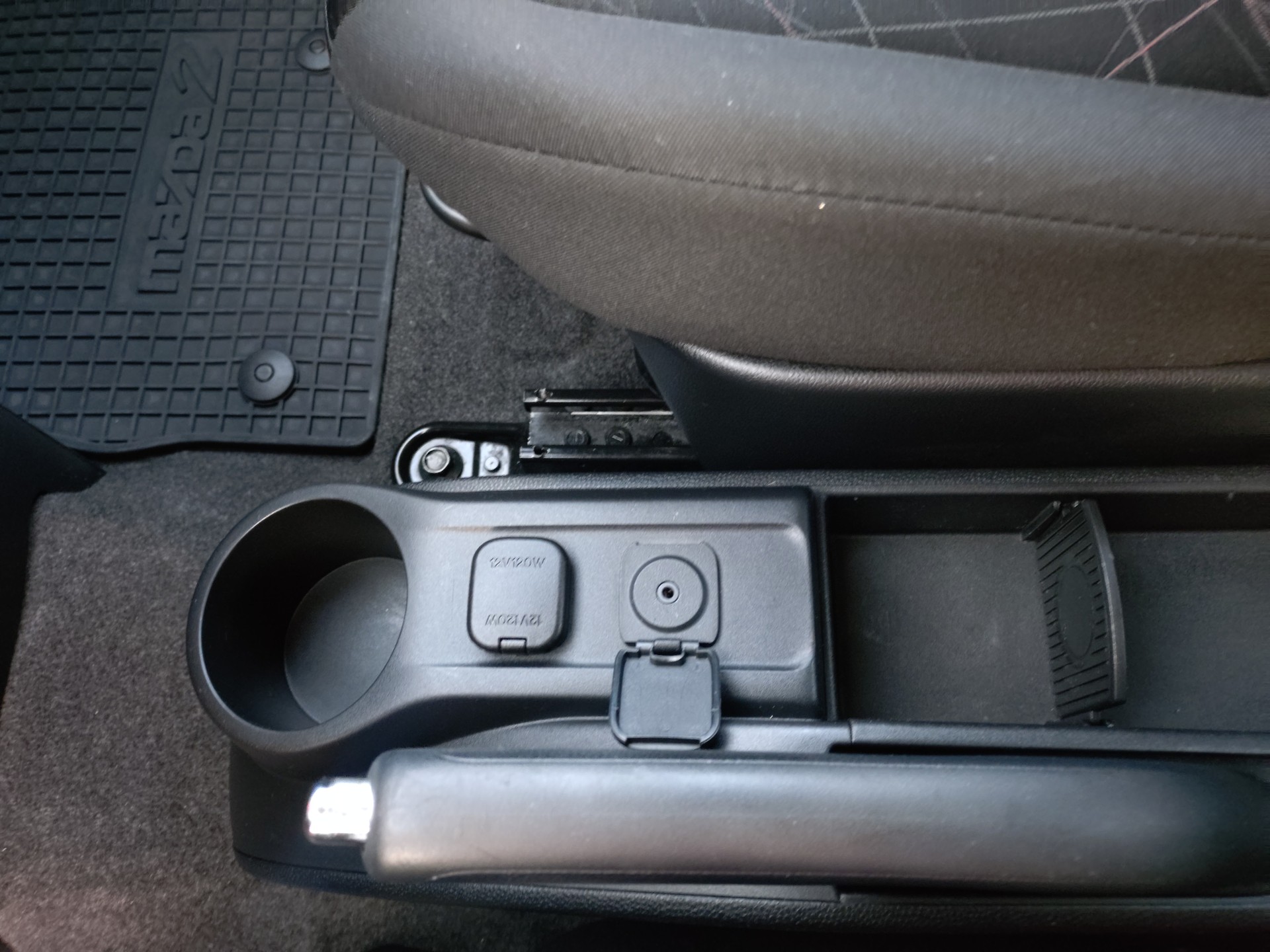 MAZDA 2 1.3i 16V Exclusive-image-9