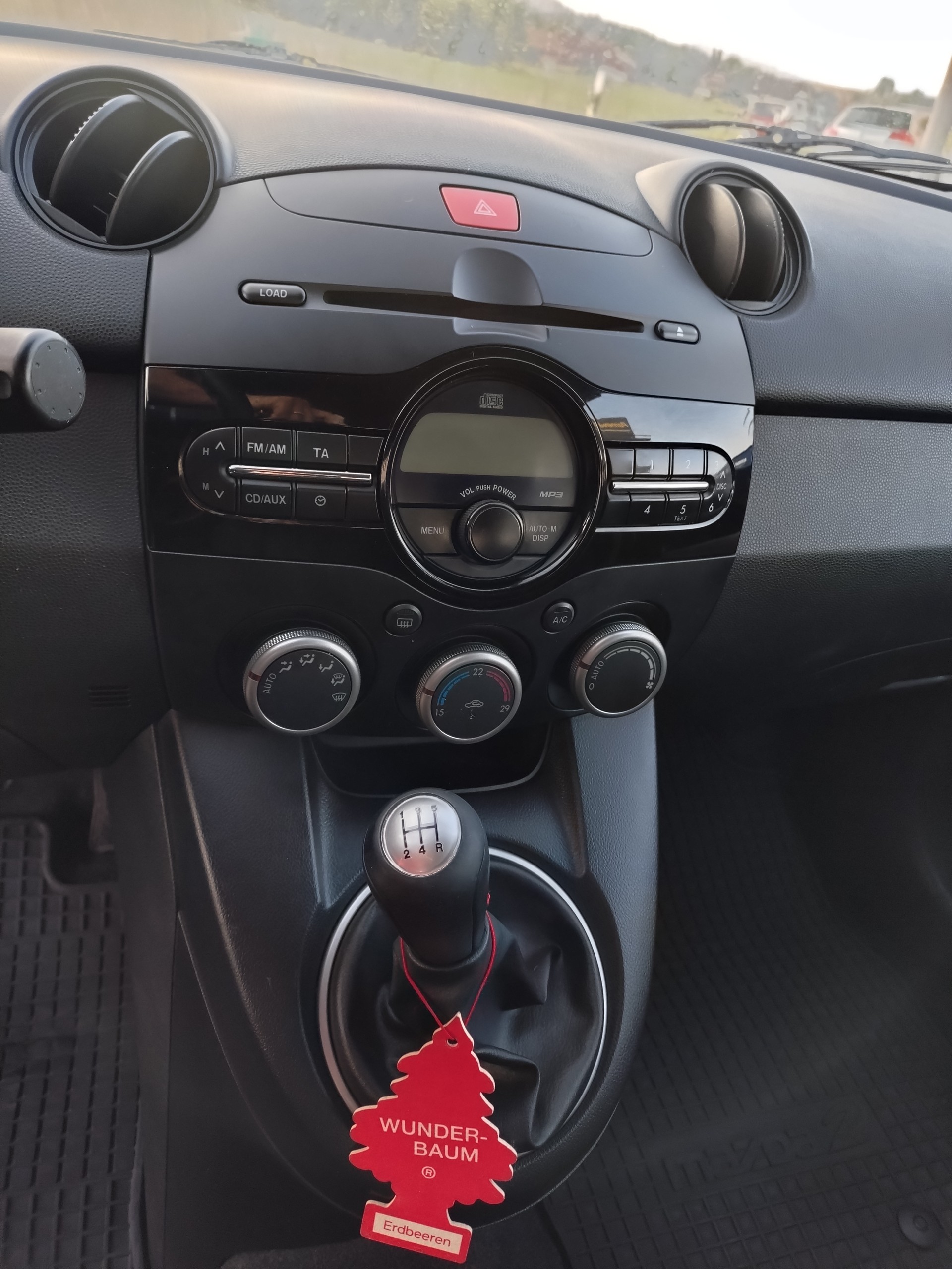 MAZDA 2 1.3i 16V Exclusive-image-8