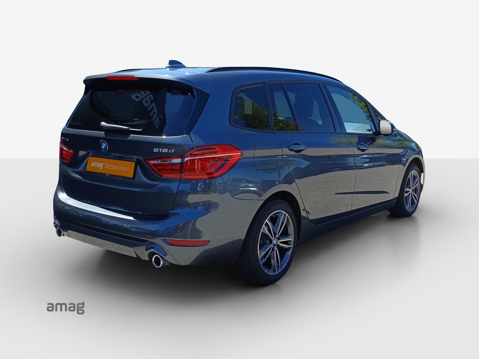 BMW 218d xDrive Gran Tourer Steptronic Sport Line-image-4