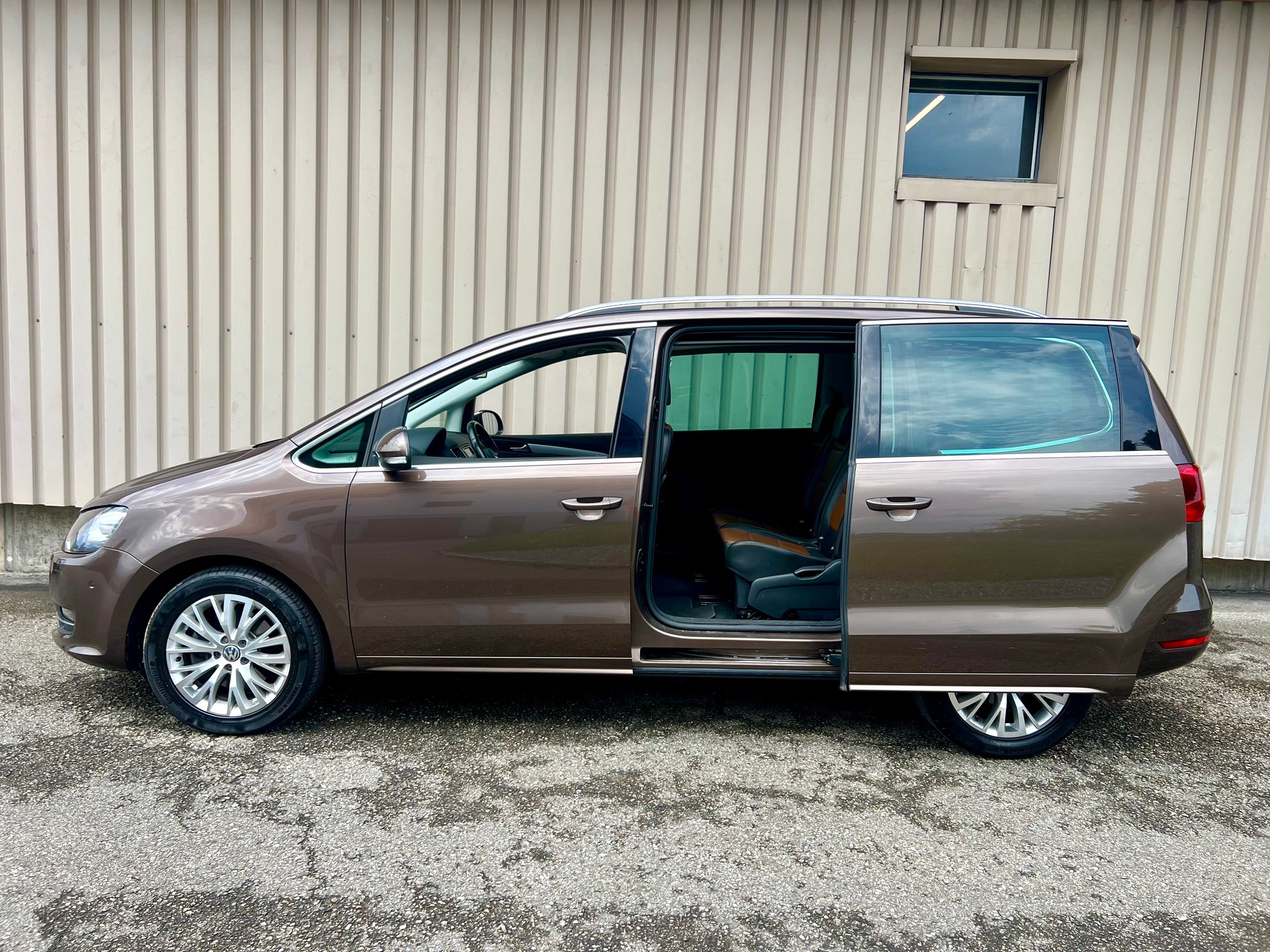 VW Sharan 2.0 TDI BlueMotion Technology Highline DSG by Nutzfahrzeugcenter Seetal-image-7