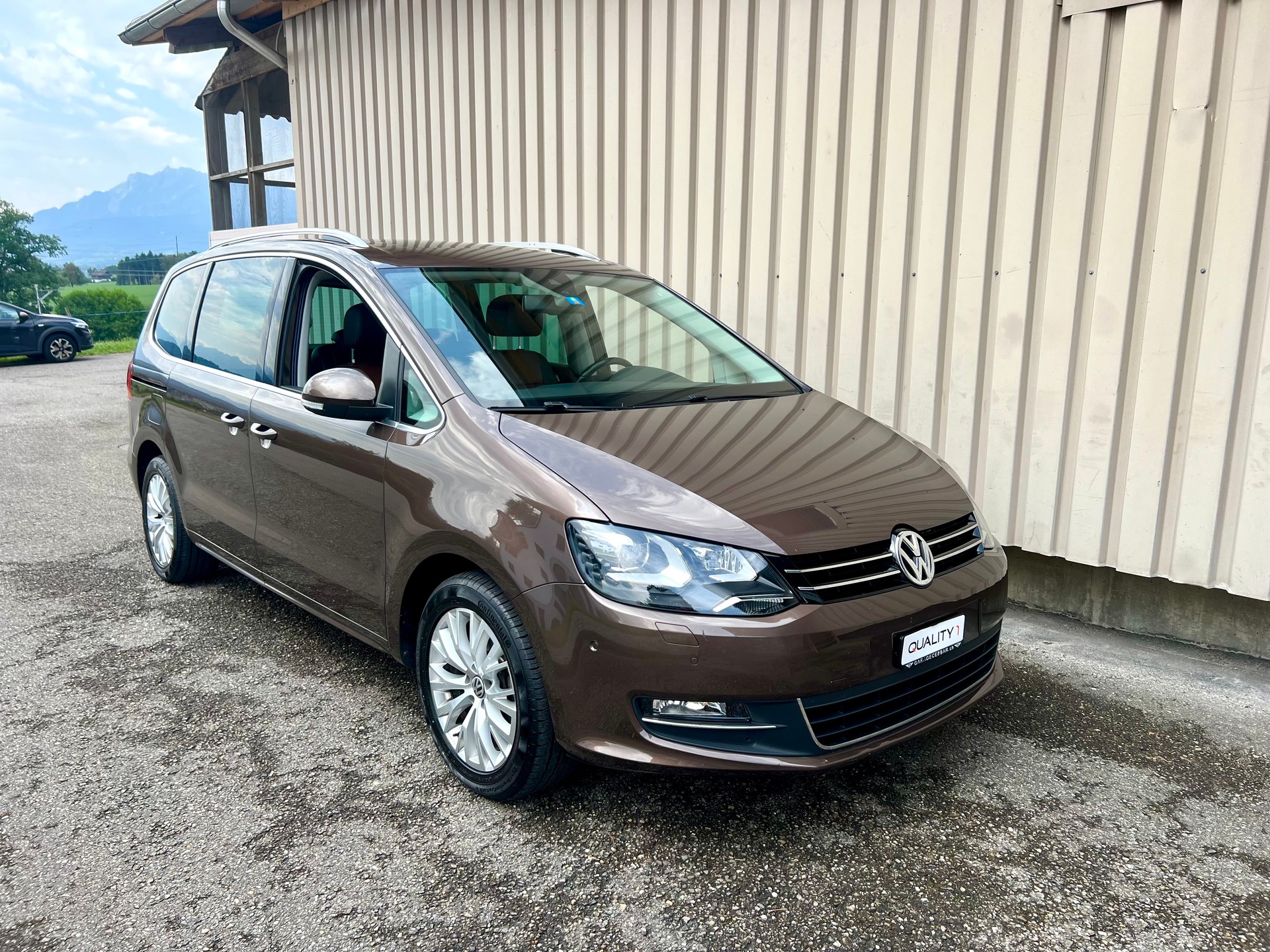 VW Sharan 2.0 TDI BlueMotion Technology Highline DSG by Nutzfahrzeugcenter Seetal-image-1