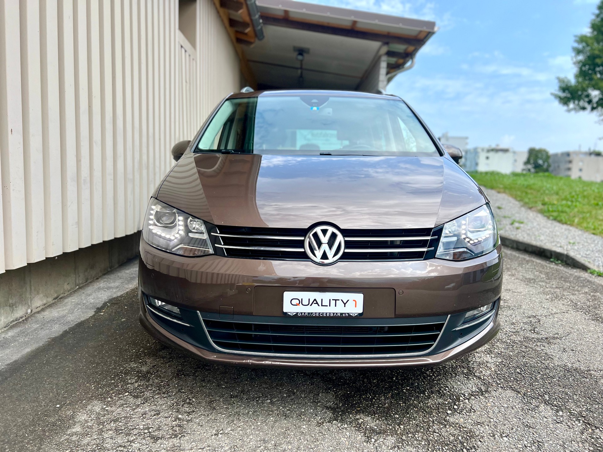 VW Sharan 2.0 TDI BlueMotion Technology Highline DSG by Nutzfahrzeugcenter Seetal-image-4
