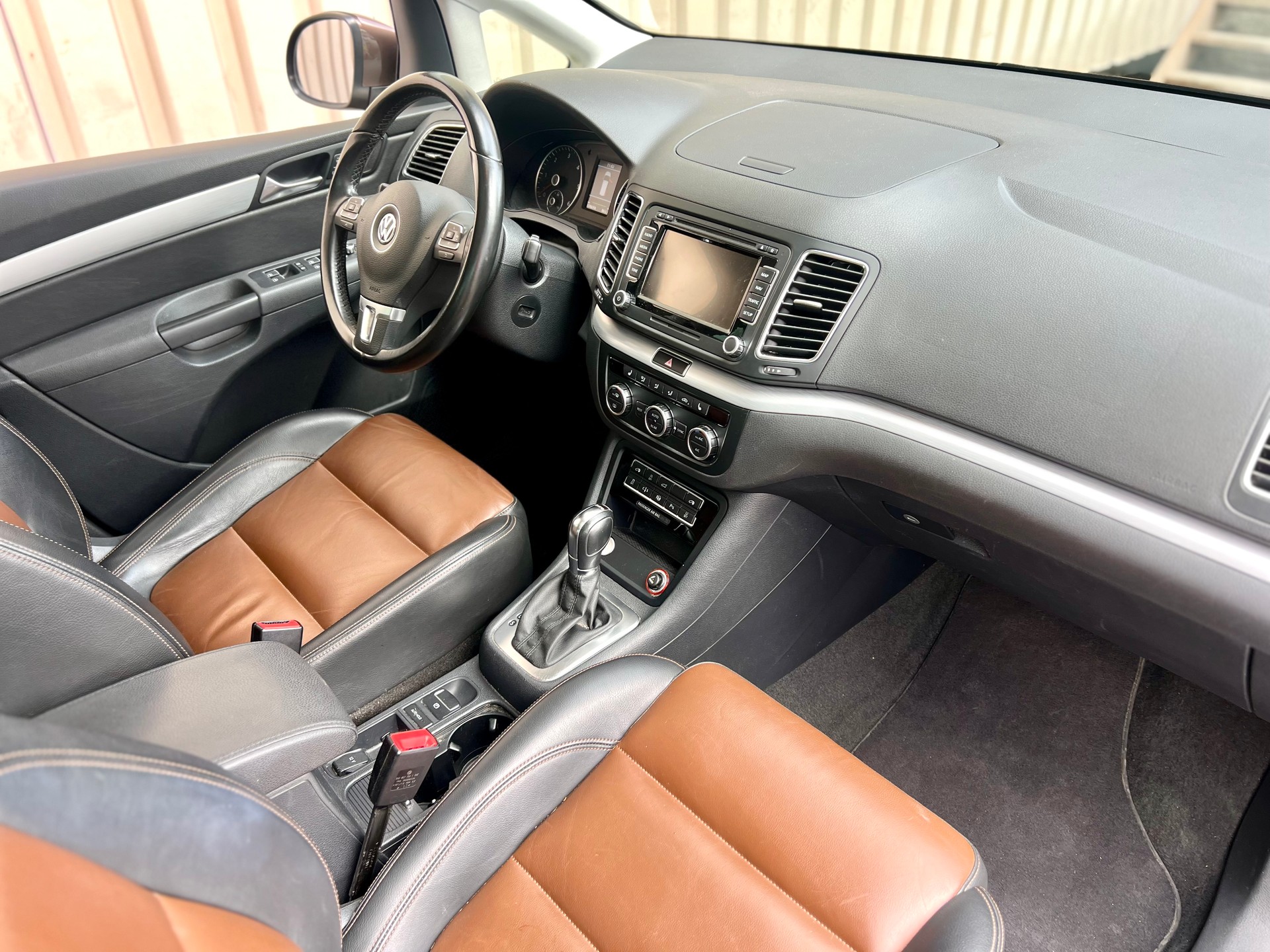 VW Sharan 2.0 TDI BlueMotion Technology Highline DSG by Nutzfahrzeugcenter Seetal-image-10