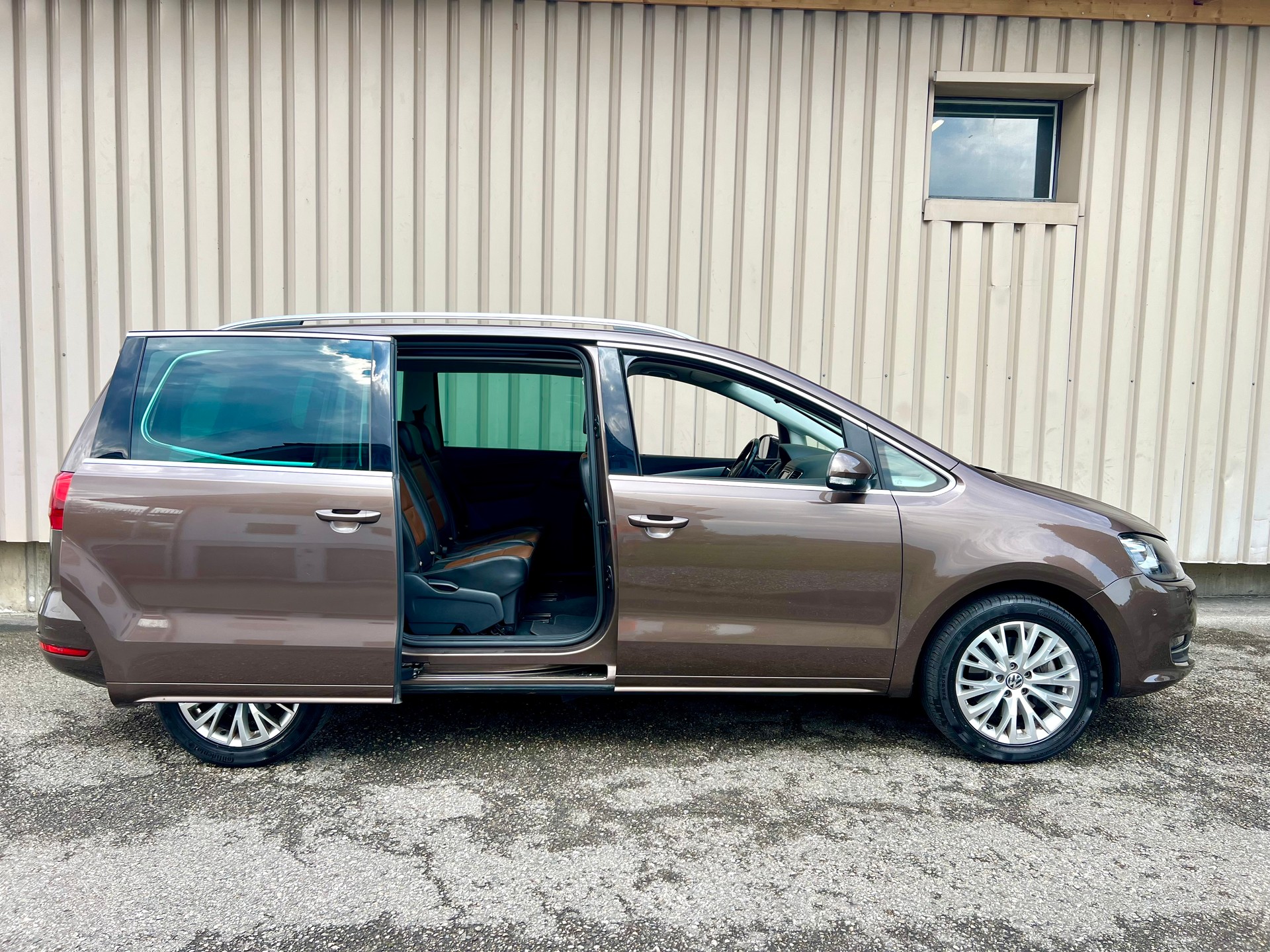 VW Sharan 2.0 TDI BlueMotion Technology Highline DSG by Nutzfahrzeugcenter Seetal-image-8