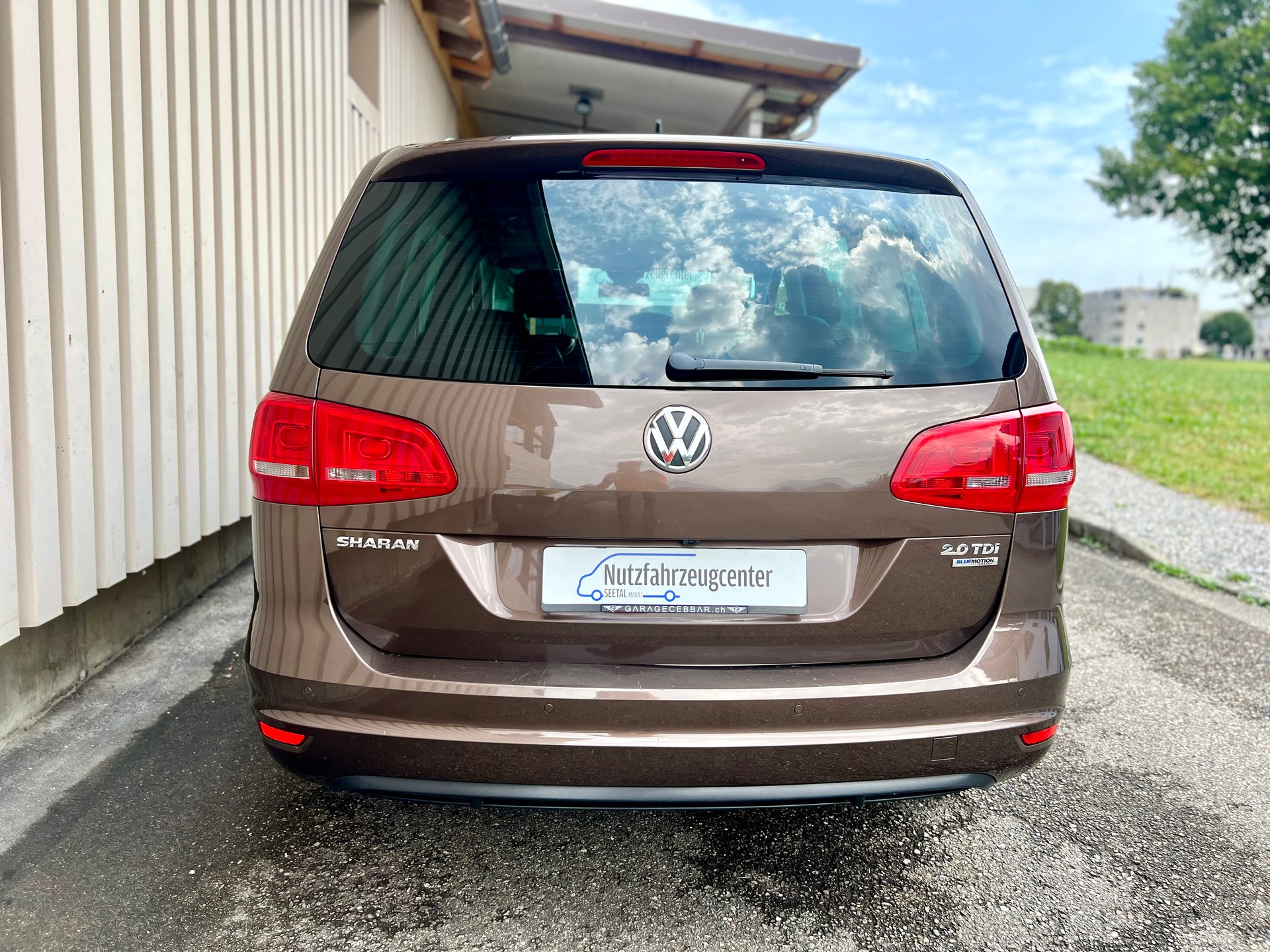 VW Sharan 2.0 TDI BlueMotion Technology Highline DSG by Nutzfahrzeugcenter Seetal-image-5