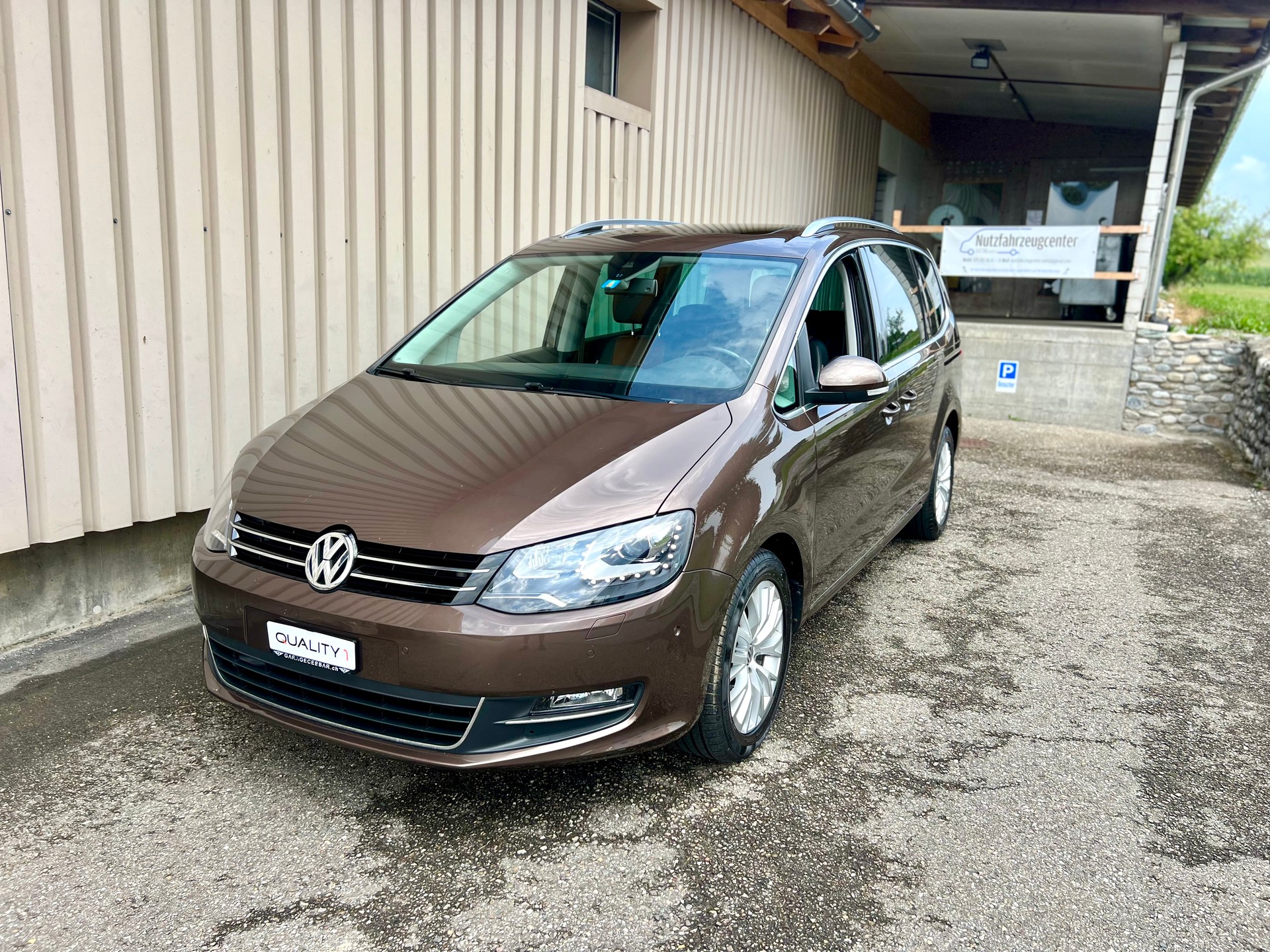 VW Sharan 2.0 TDI BlueMotion Technology Highline DSG by Nutzfahrzeugcenter Seetal-image-0