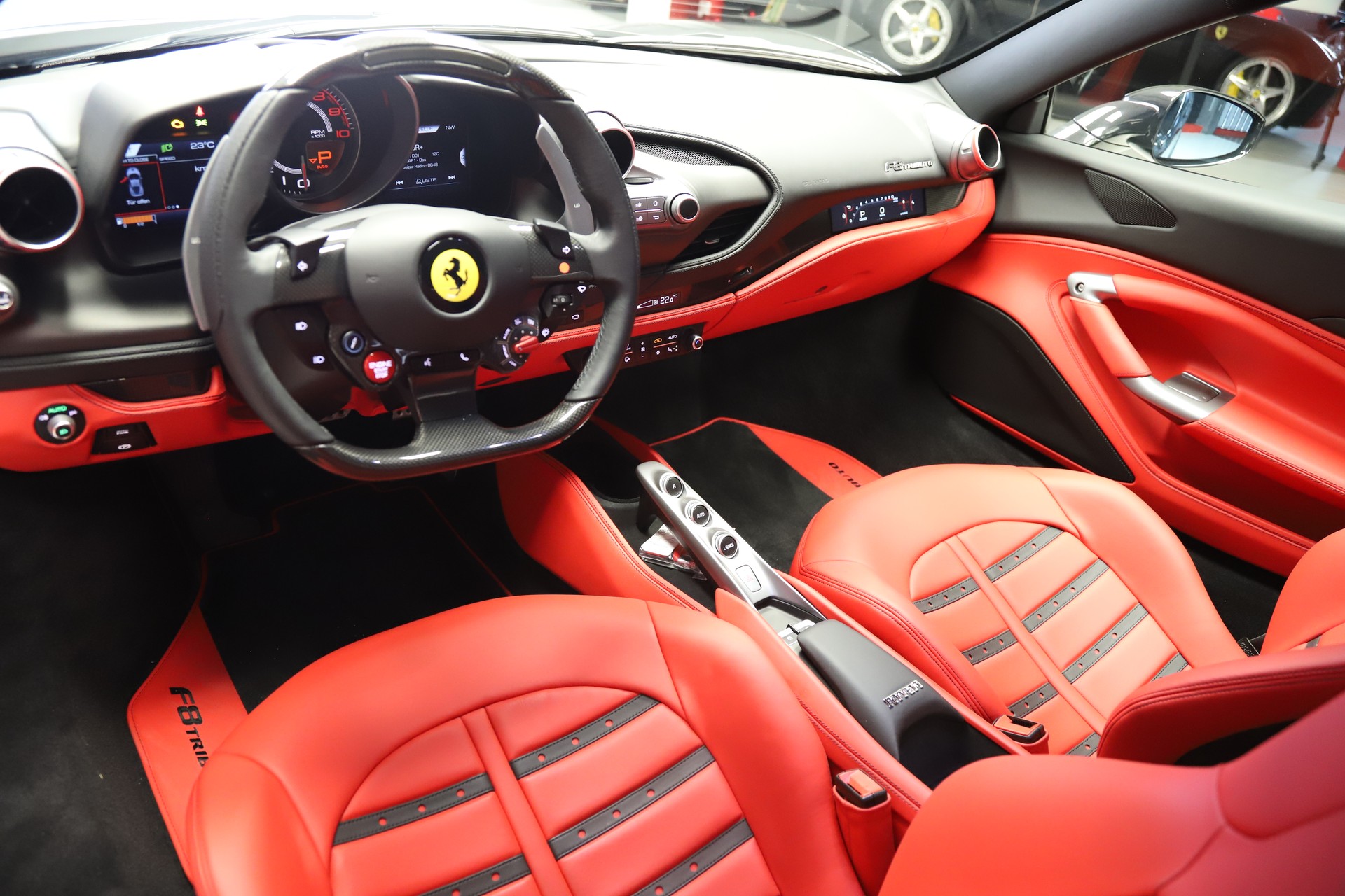 FERRARI F8 Tributo-image-7