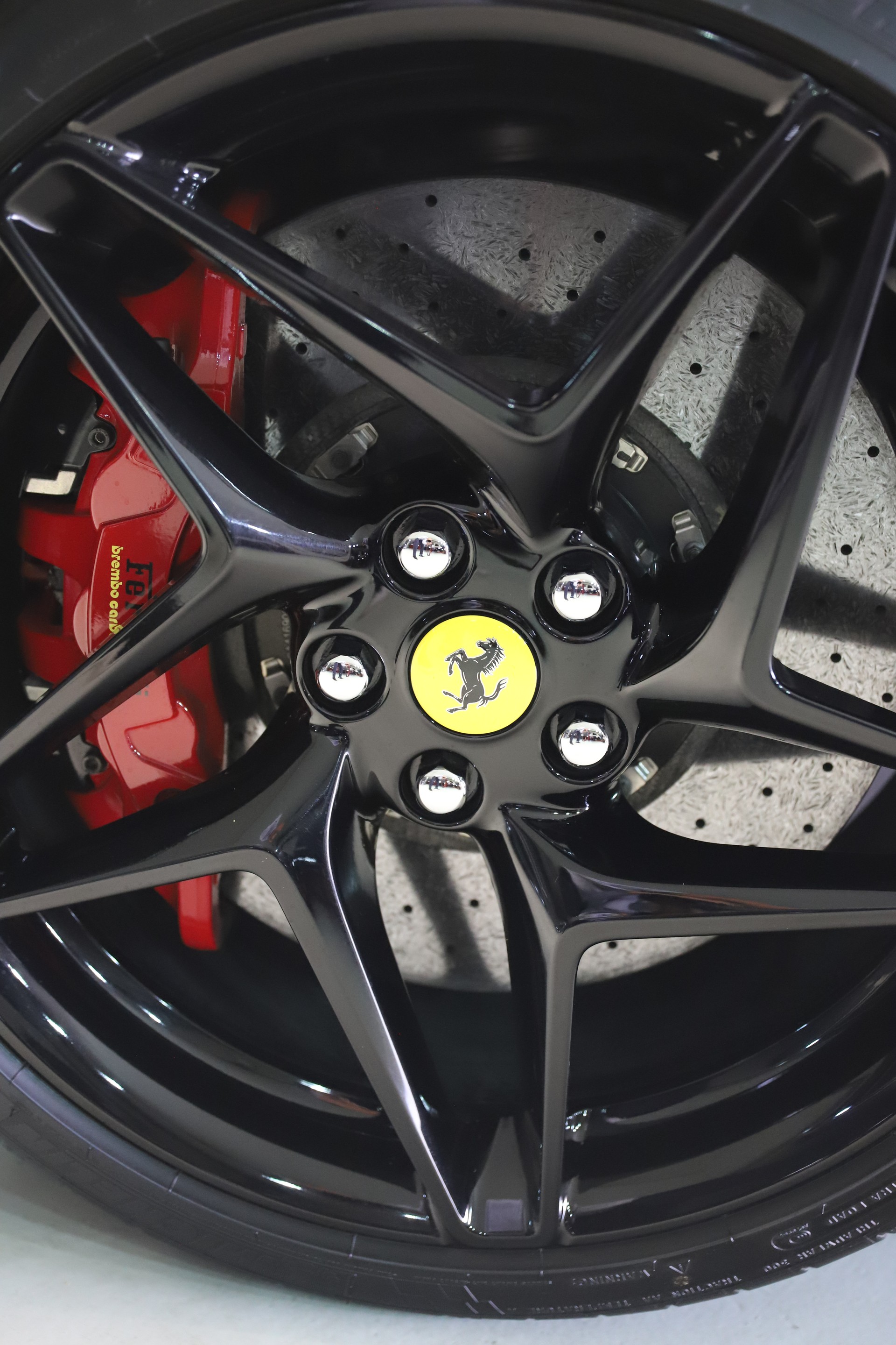 FERRARI F8 Tributo-image-5