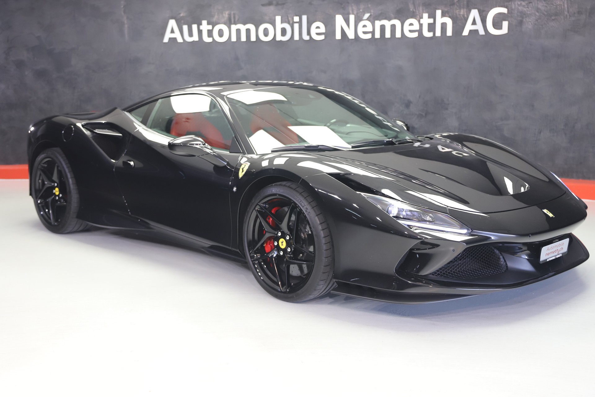 FERRARI F8 Tributo-image-0