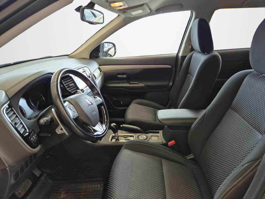 MITSUBISHI Outlander 2.2 DID Diamond-image-5