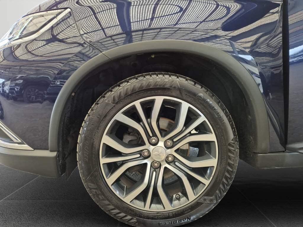 MITSUBISHI Outlander 2.2 DID Diamond-image-15