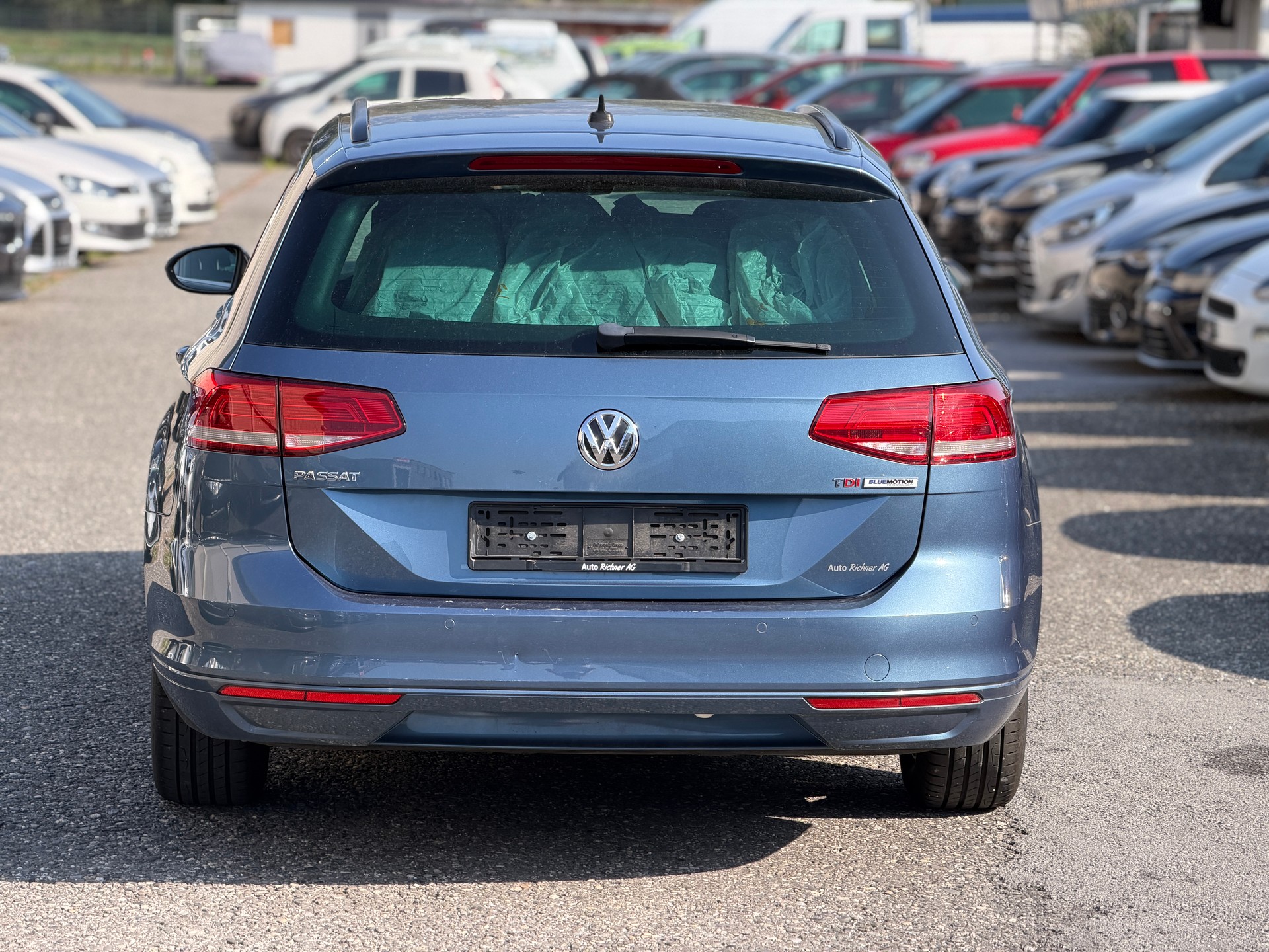 VW Passat Variant 1.6 TDI BMT Family DSG-image-4