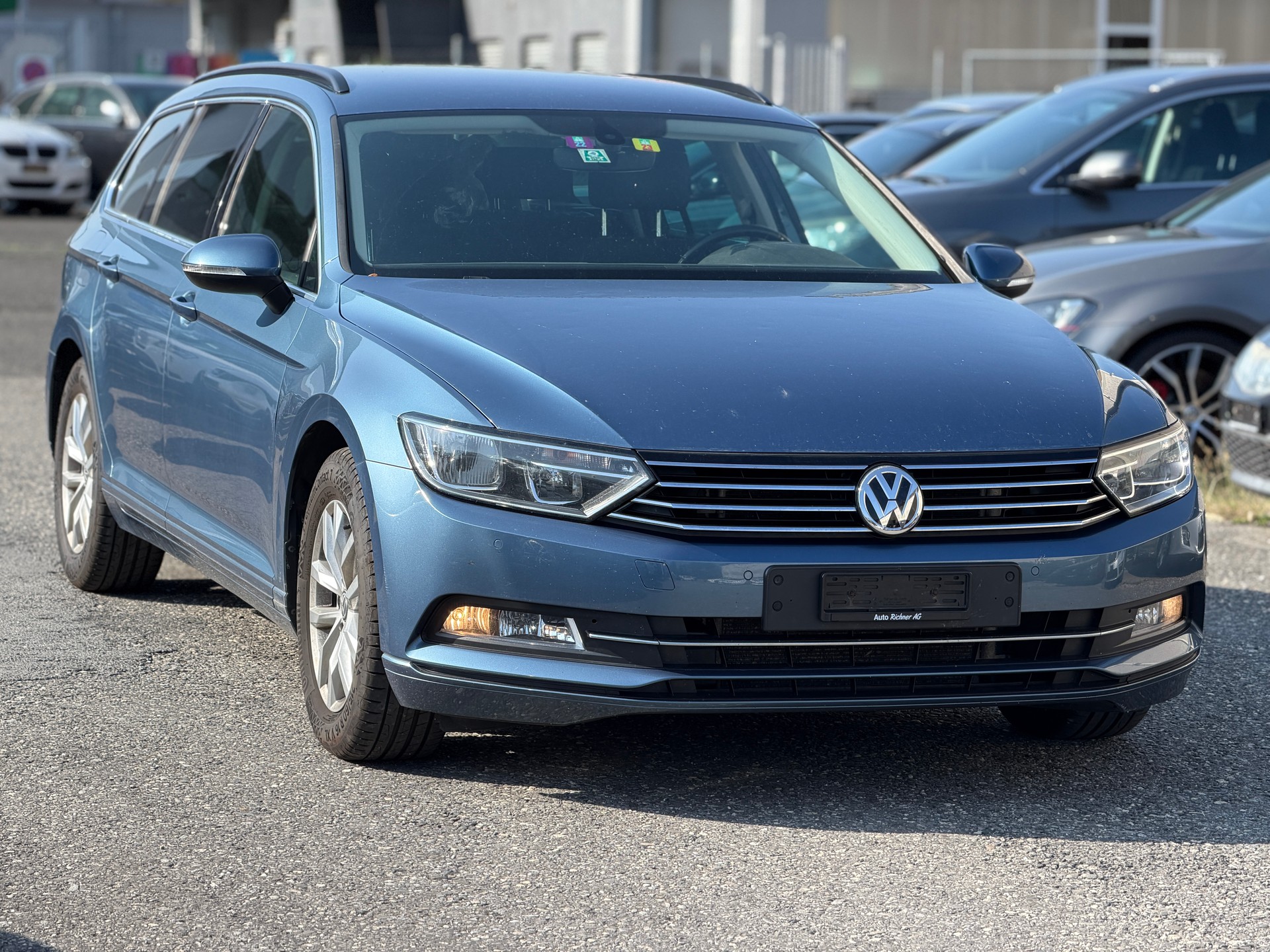 VW Passat Variant 1.6 TDI BMT Family DSG-image-1