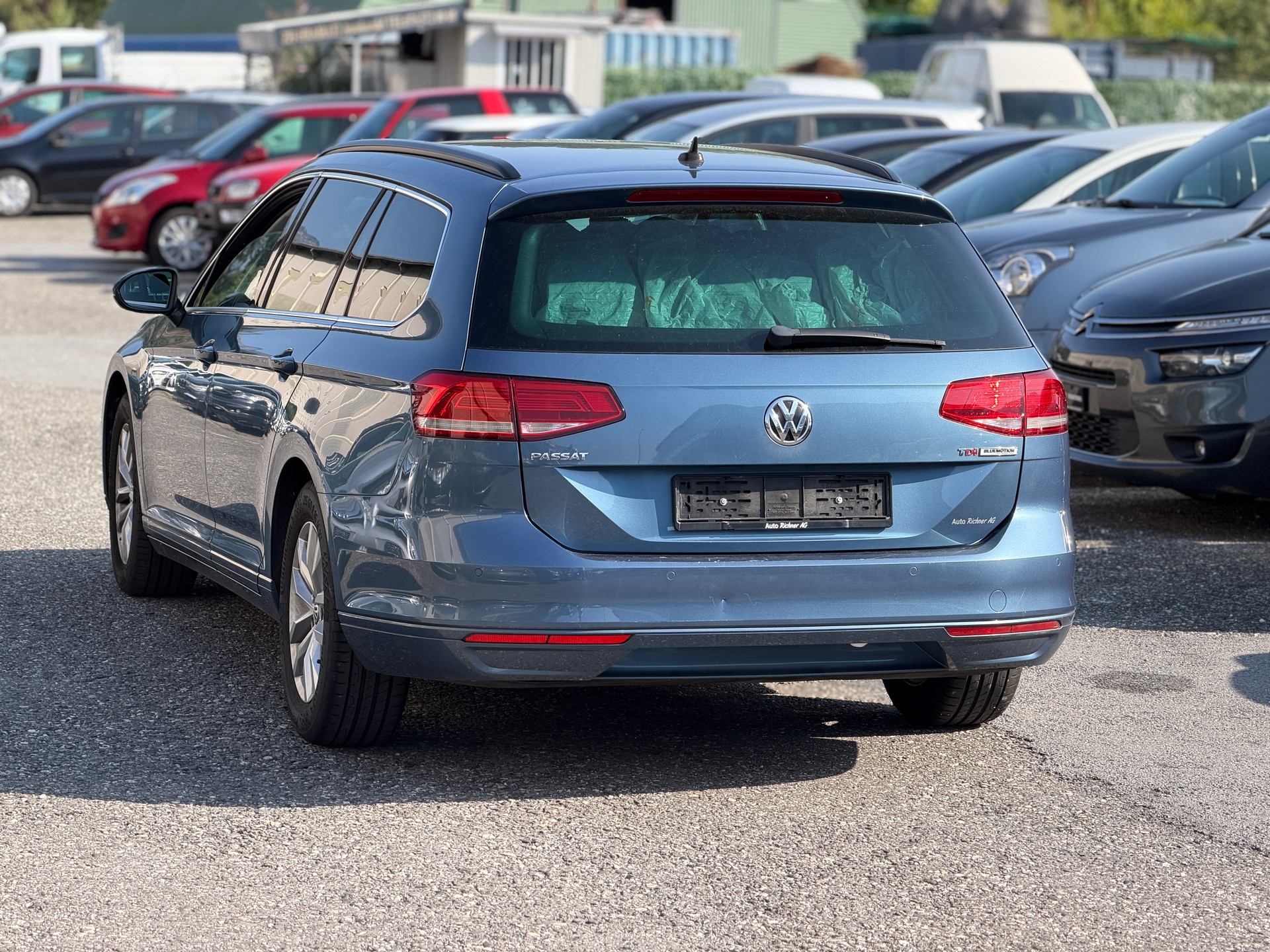 VW Passat Variant 1.6 TDI BMT Family DSG-image-3