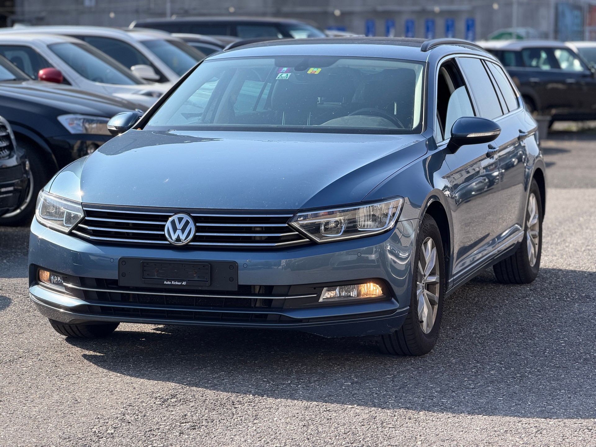 VW Passat Variant 1.6 TDI BMT Family DSG-image-2