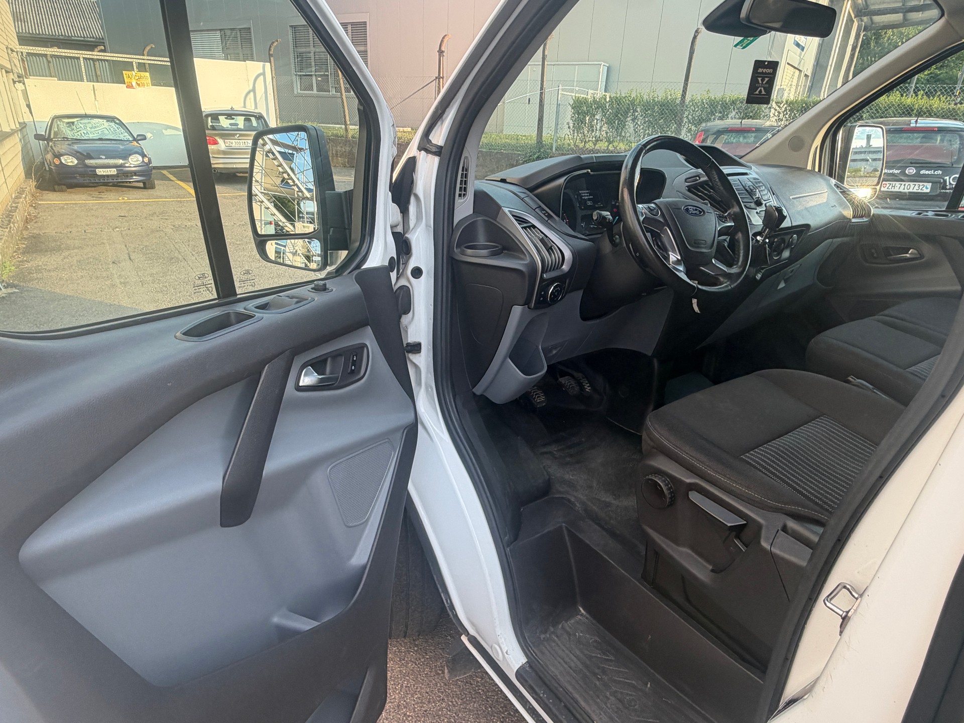 FORD Transit Custom Van 310 L1H1 Ambiente-image-8