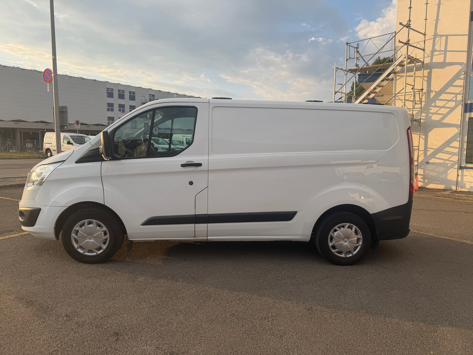 FORD Transit Custom Van 310 L1H1 Ambiente-image-6