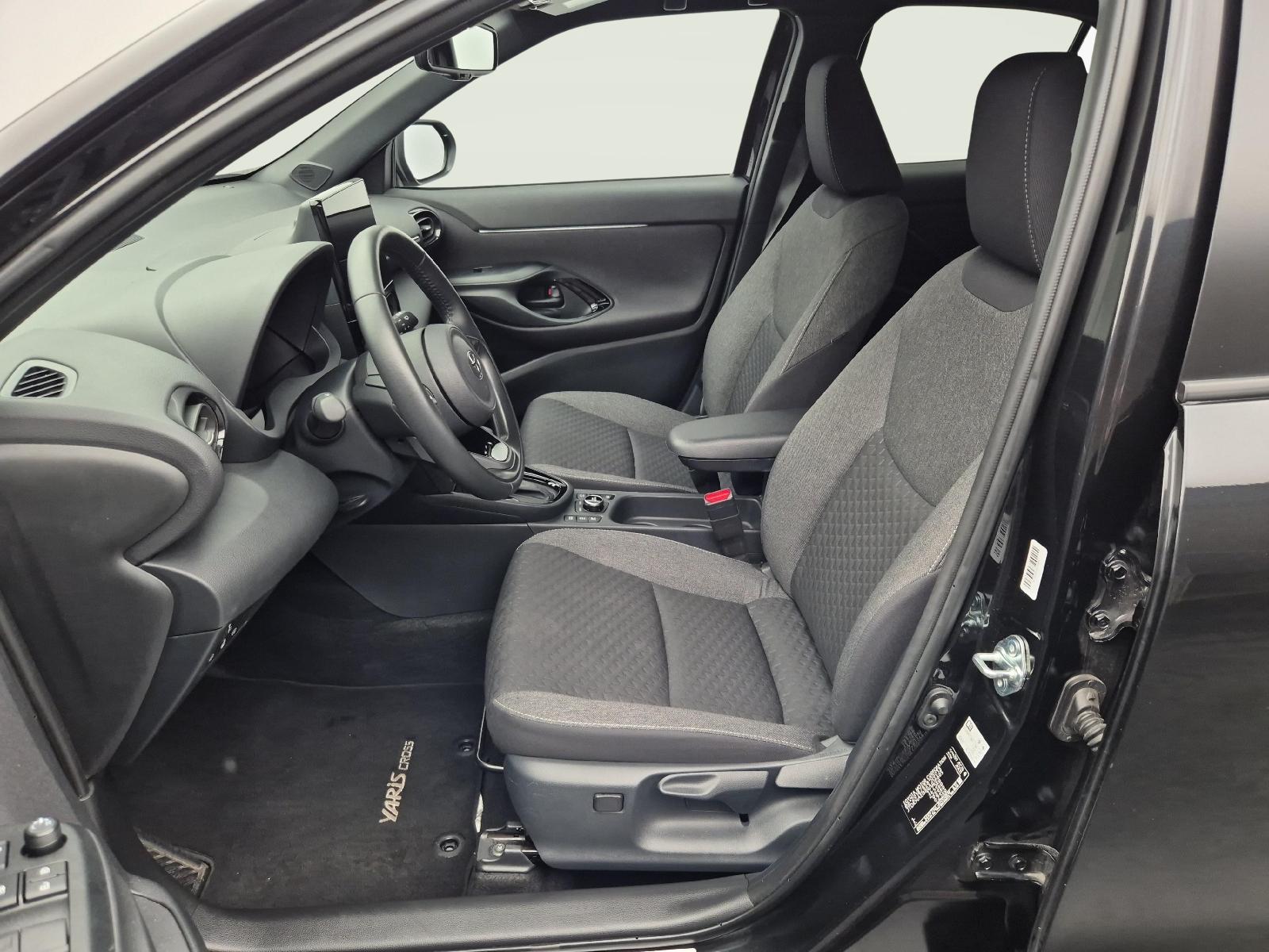 TOYOTA Yaris Cross 1.5 VVT-i HSD Trend AWD-i-image-2