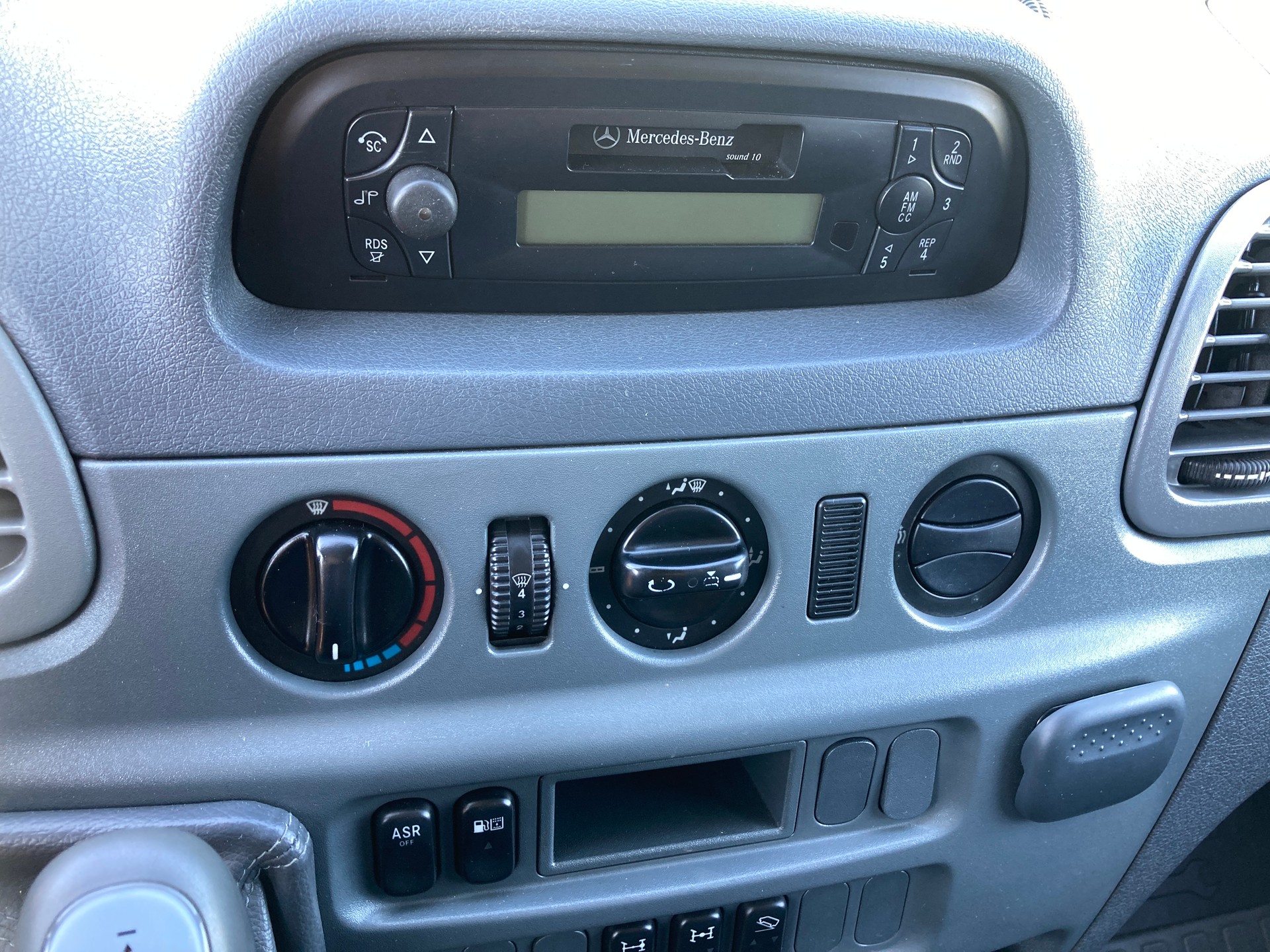 MERCEDES-BENZ Sprinter 313 CDI 4x4 mit Geländeuntersetzung-image-11